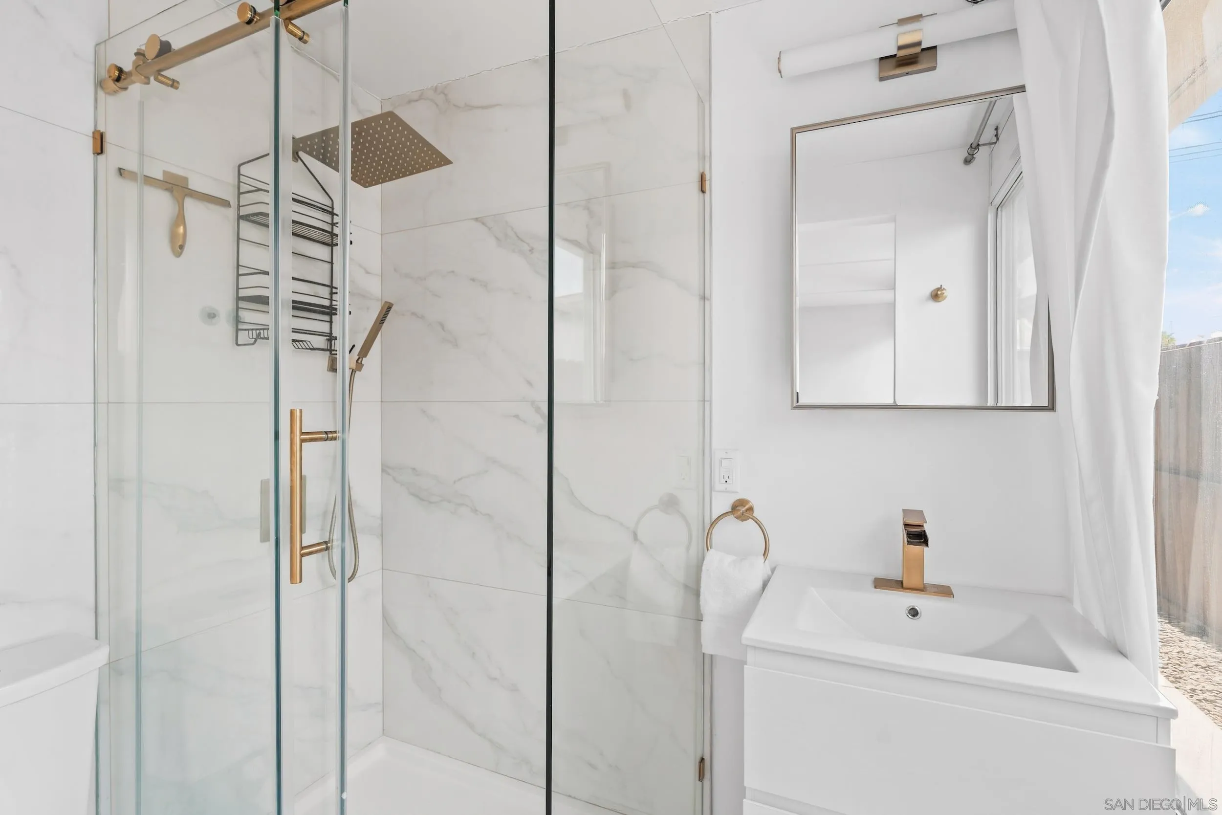 https://cdn.realtyfeed.com/cdn/127/260020244/1af2d513526d3f9854ab5d71a384497d.webp