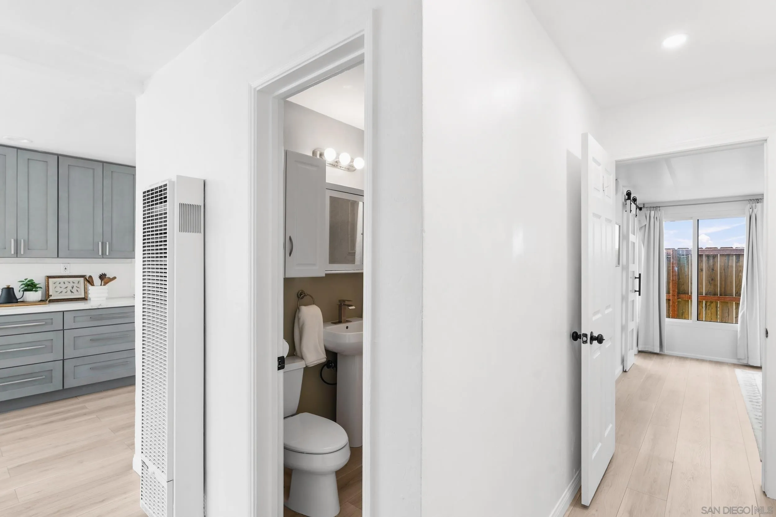 https://cdn.realtyfeed.com/cdn/127/260020244/39812ea2ff125bca5e4ad3ef92ad9b81.webp