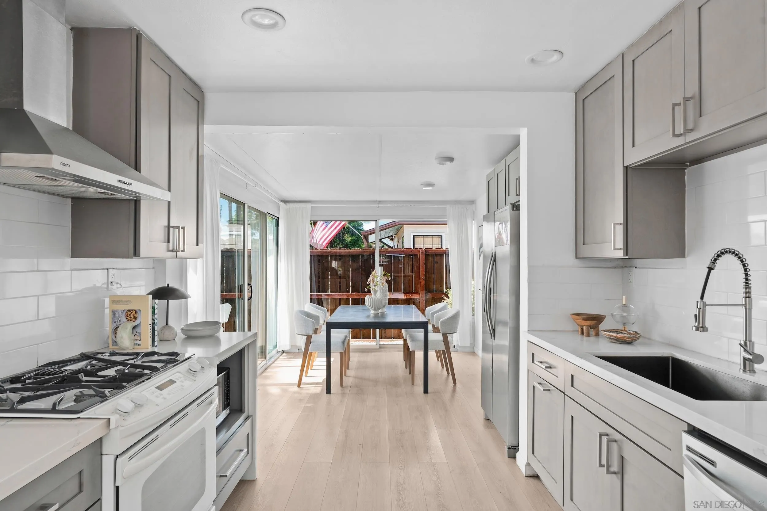 https://cdn.realtyfeed.com/cdn/127/260020244/925177fa16e7883d85841c00c0e5ba8c.webp