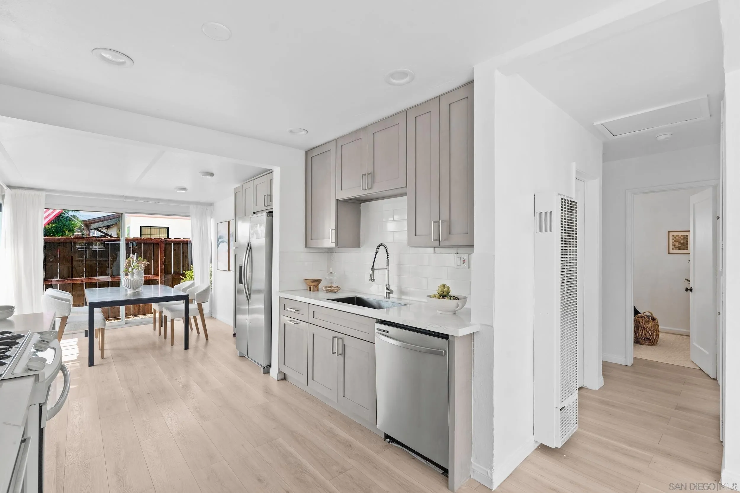https://cdn.realtyfeed.com/cdn/127/260020244/afbfcd37854f94ea61ed5a365d731ade.webp