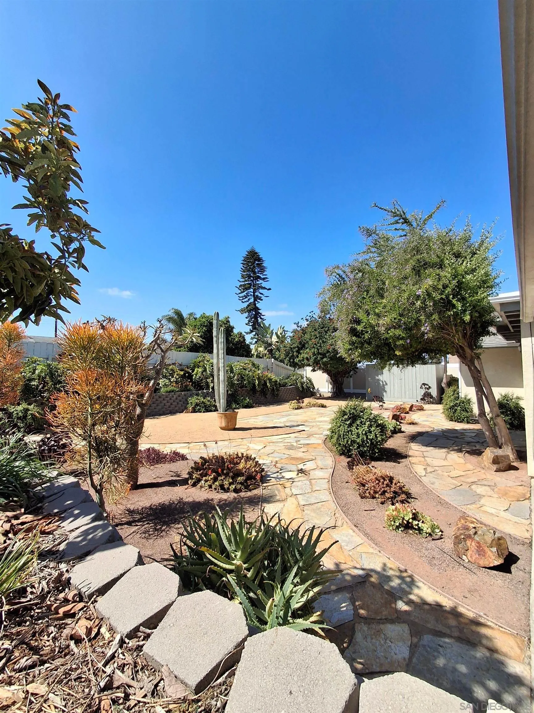 https://cdn.realtyfeed.com/cdn/127/260020245/0dc2772b82acfcf1fcf6cb66f1e2f5ba.webp