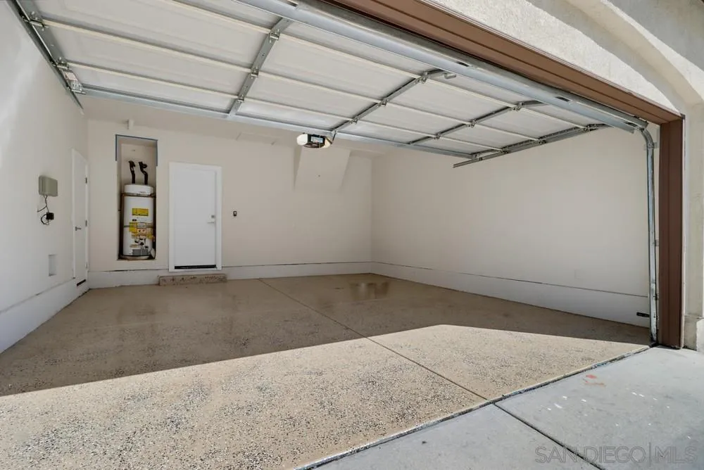 https://cdn.realtyfeed.com/cdn/127/260020253/0944251855b7810ae01a675655a3c60b.webp