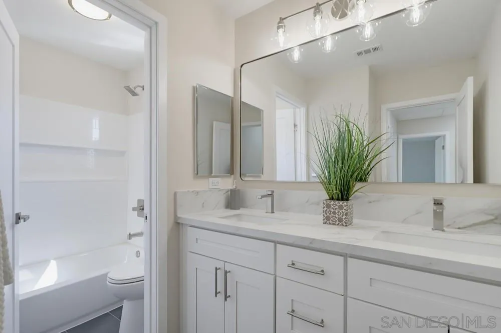 https://cdn.realtyfeed.com/cdn/127/260020253/f178c2e8353bab40461a9cd0266f6917.webp