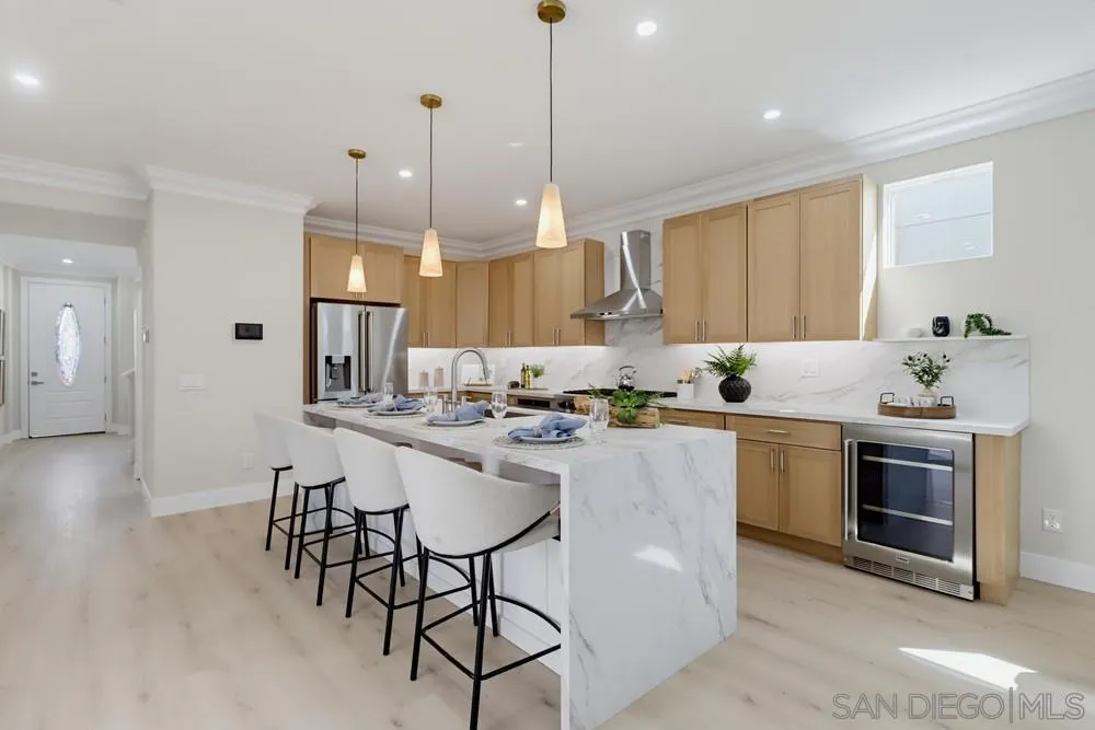 https://cdn.realtyfeed.com/cdn/127/260020253/f870d839afd085f31591eaa1a613d706.webp