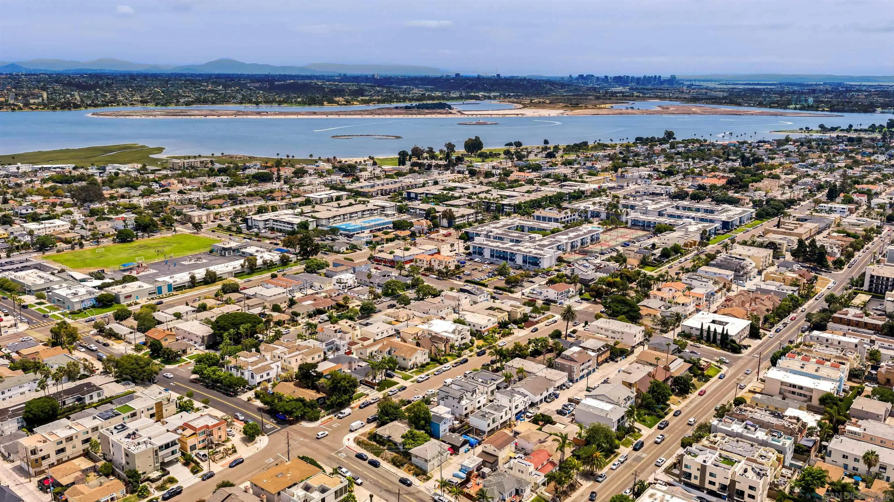 https://cdn.realtyfeed.com/cdn/127/260020254/241f0d1b42797f4d19d43c6ffd19a1df.webp