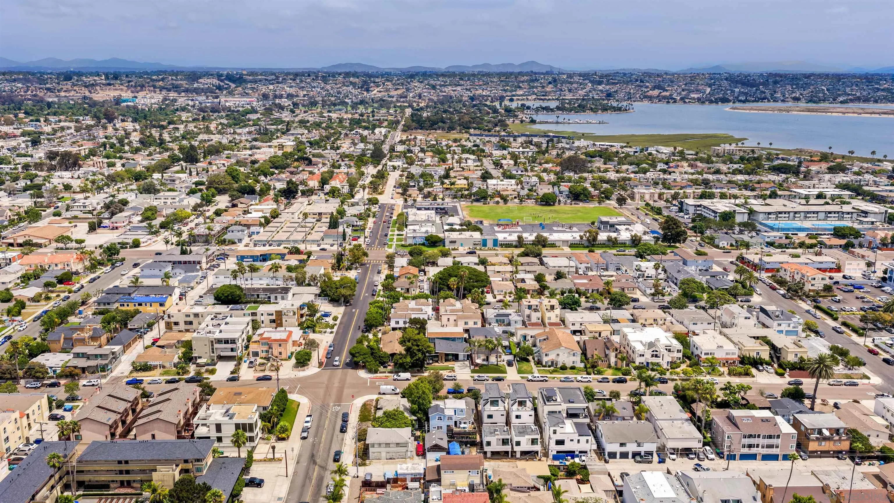 https://cdn.realtyfeed.com/cdn/127/260020254/27b285d9f342bd51e106f8383ce98a8a.webp