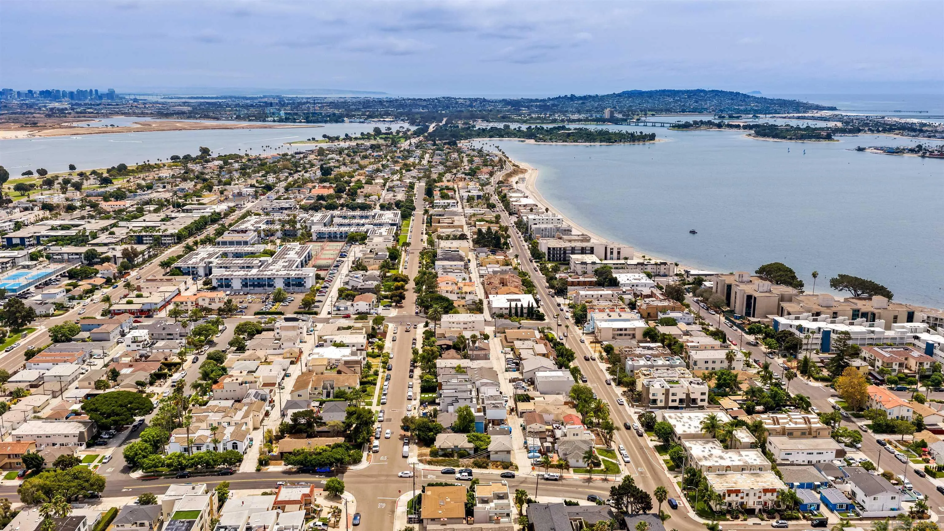 https://cdn.realtyfeed.com/cdn/127/260020254/4d41610e261f5f02d0afb9875a5a30dc.webp