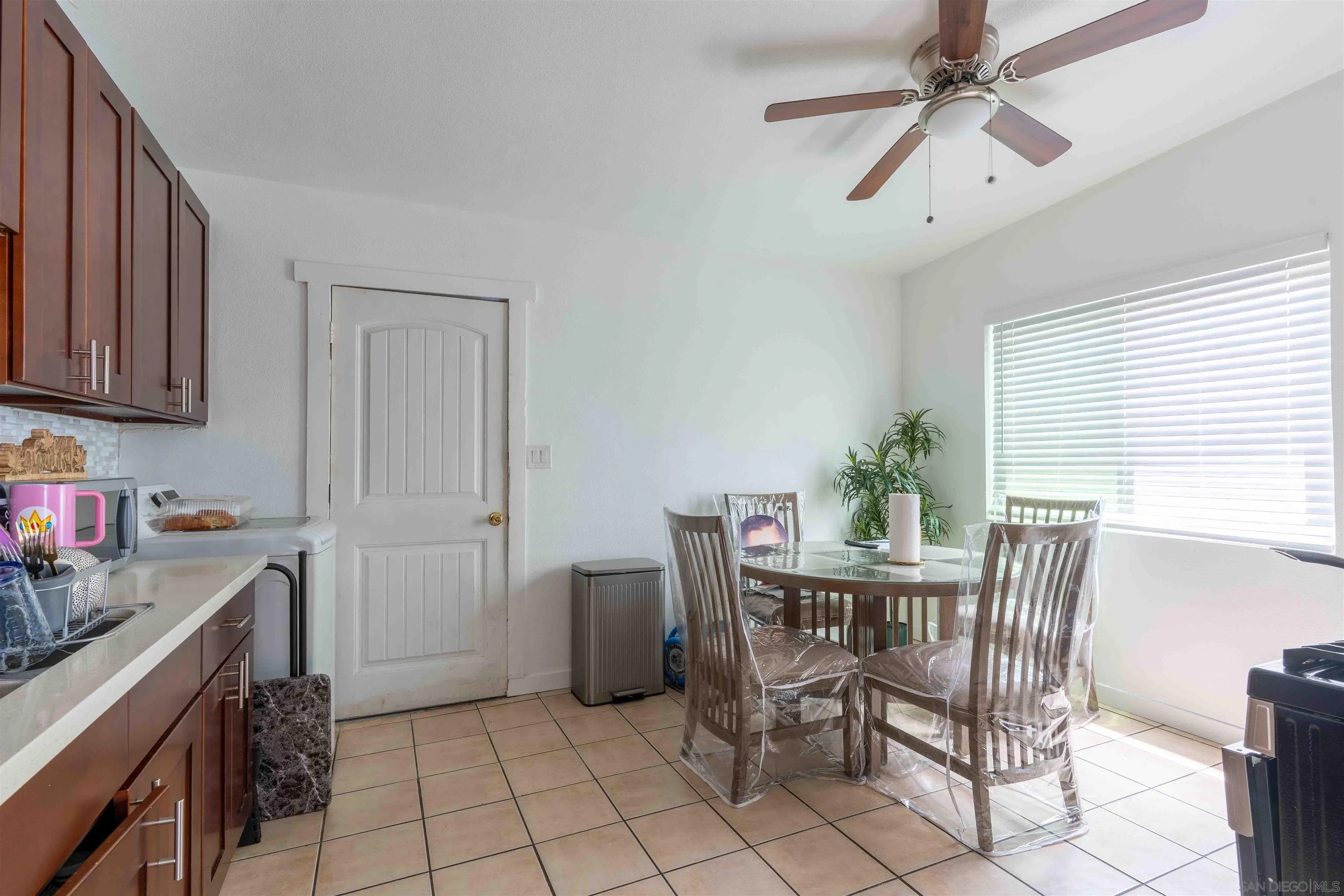 https://cdn.realtyfeed.com/cdn/127/260020258/ea09966c5a584f358f25bacc4deddb8e.webp