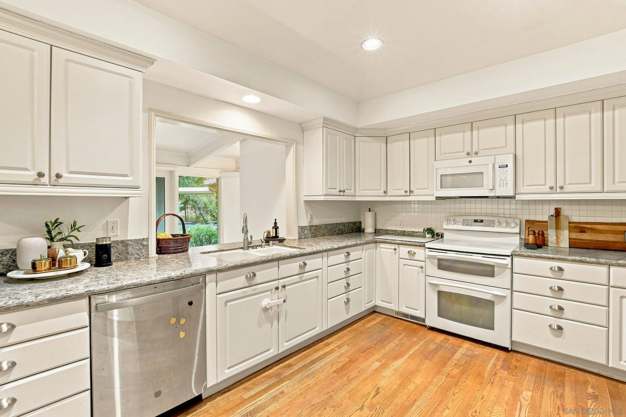 https://cdn.realtyfeed.com/cdn/127/260020262/085e8167ee2c4bf263e06b9298589a75.webp