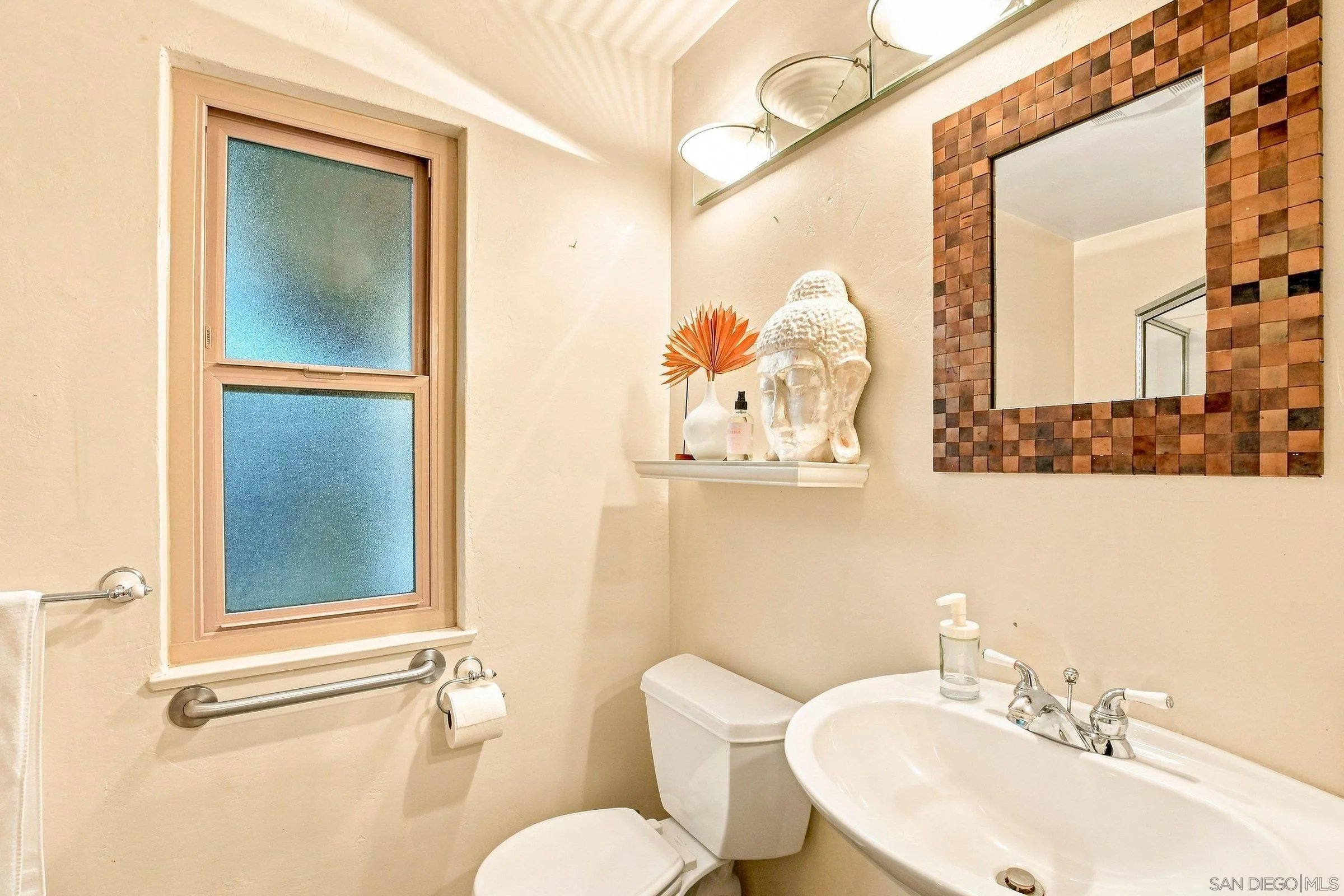 https://cdn.realtyfeed.com/cdn/127/260020262/c06f347358f2e057022b72ac7aabb7d2.webp