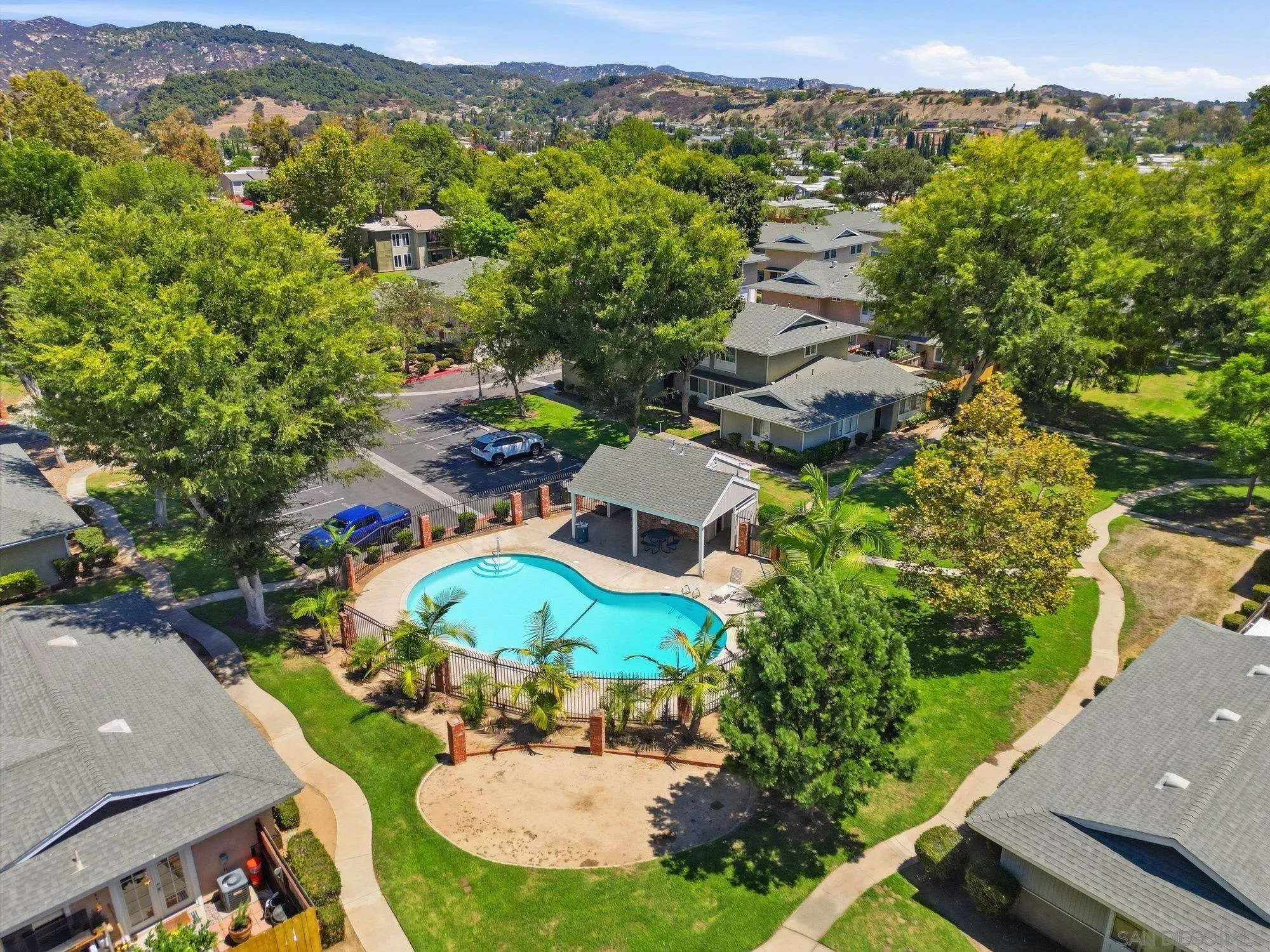 https://cdn.realtyfeed.com/cdn/127/260020265/543b0fd0744e3d9d2e0b36a2f16dc6c6.webp