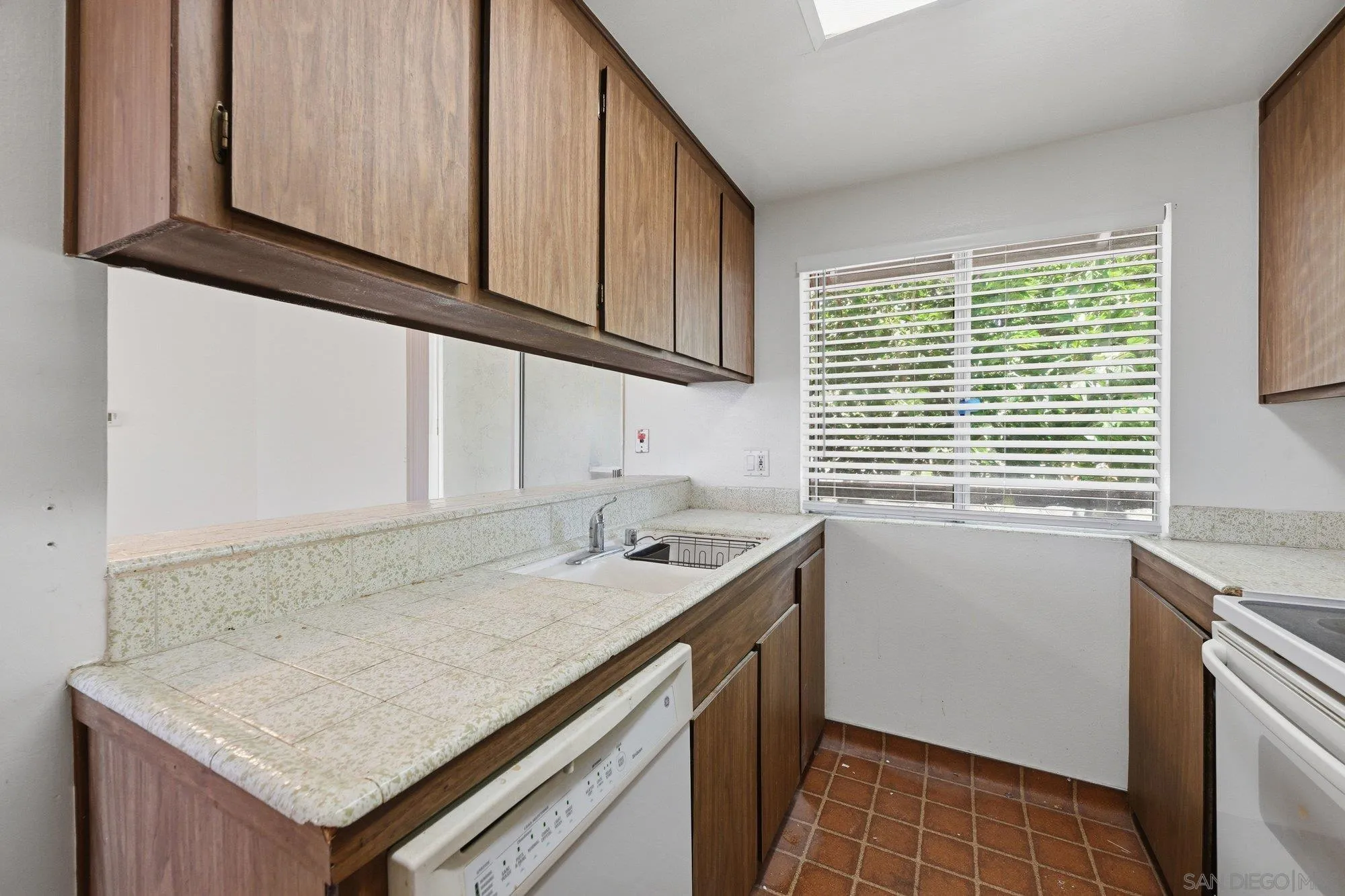 https://cdn.realtyfeed.com/cdn/127/260020265/aa2a58a2adb3d8ecc09e8f056d5d0f58.webp