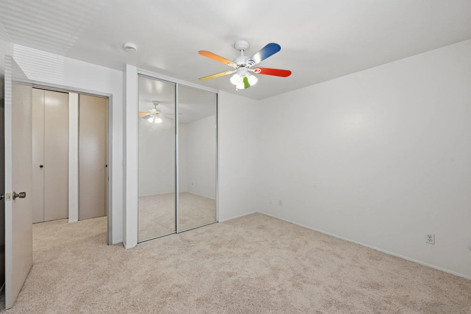 https://cdn.realtyfeed.com/cdn/127/260020265/ac6bf065a4d6a480ded2dddc36cb168a.webp