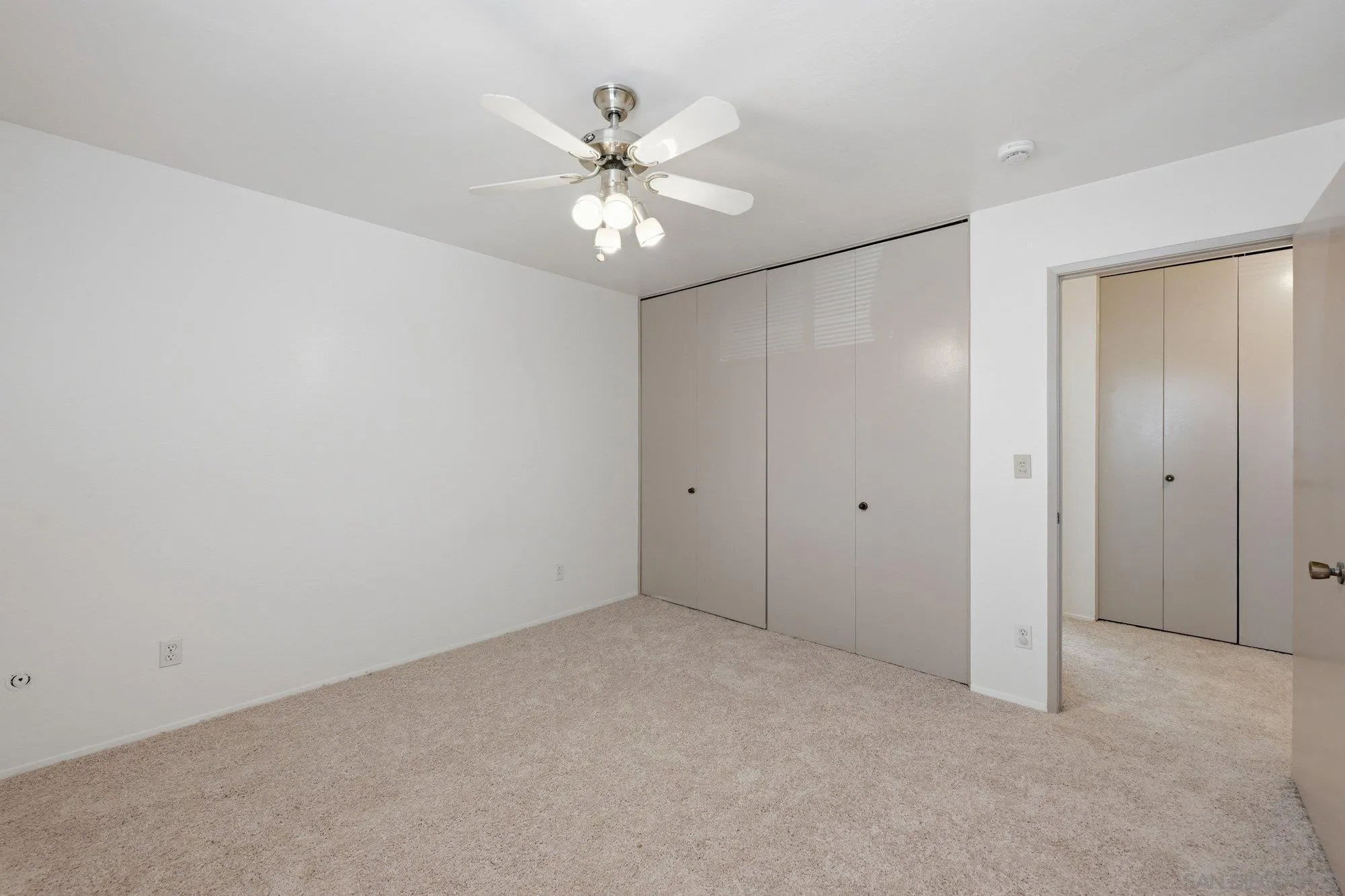 https://cdn.realtyfeed.com/cdn/127/260020265/d532393035ba8468c12afd557bb22cd8.webp