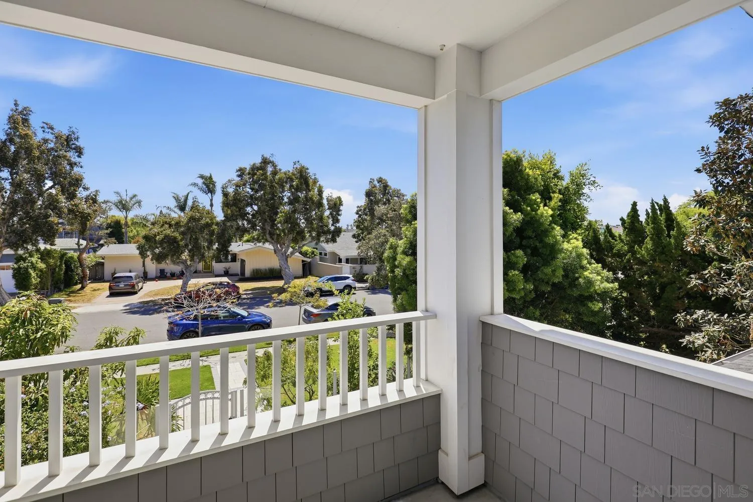 https://cdn.realtyfeed.com/cdn/127/260020272/51aa8d8297a0817496219fe371915d27.webp