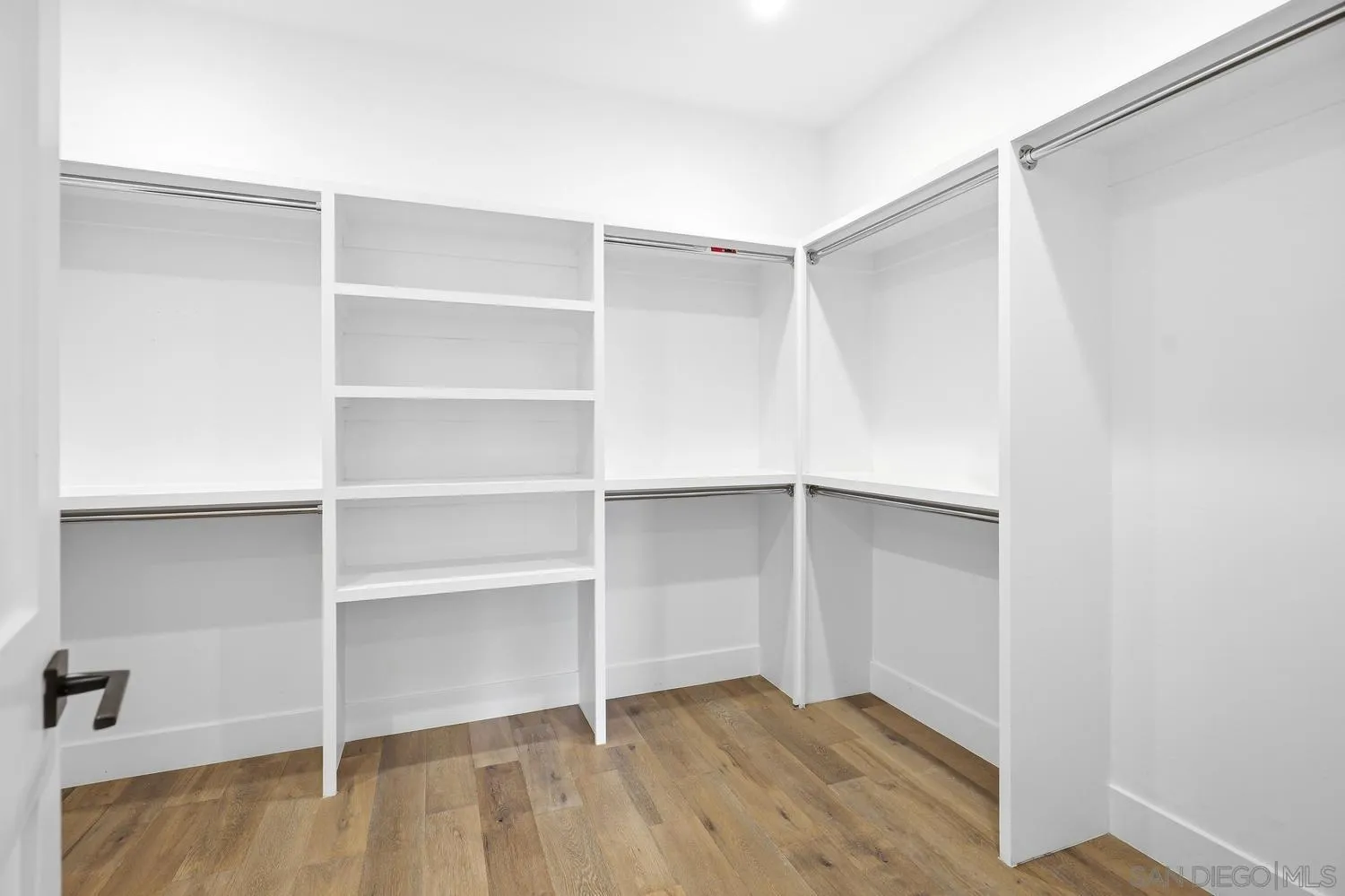 https://cdn.realtyfeed.com/cdn/127/260020272/8aed40e1331d4193ff4dc837561f444f.webp