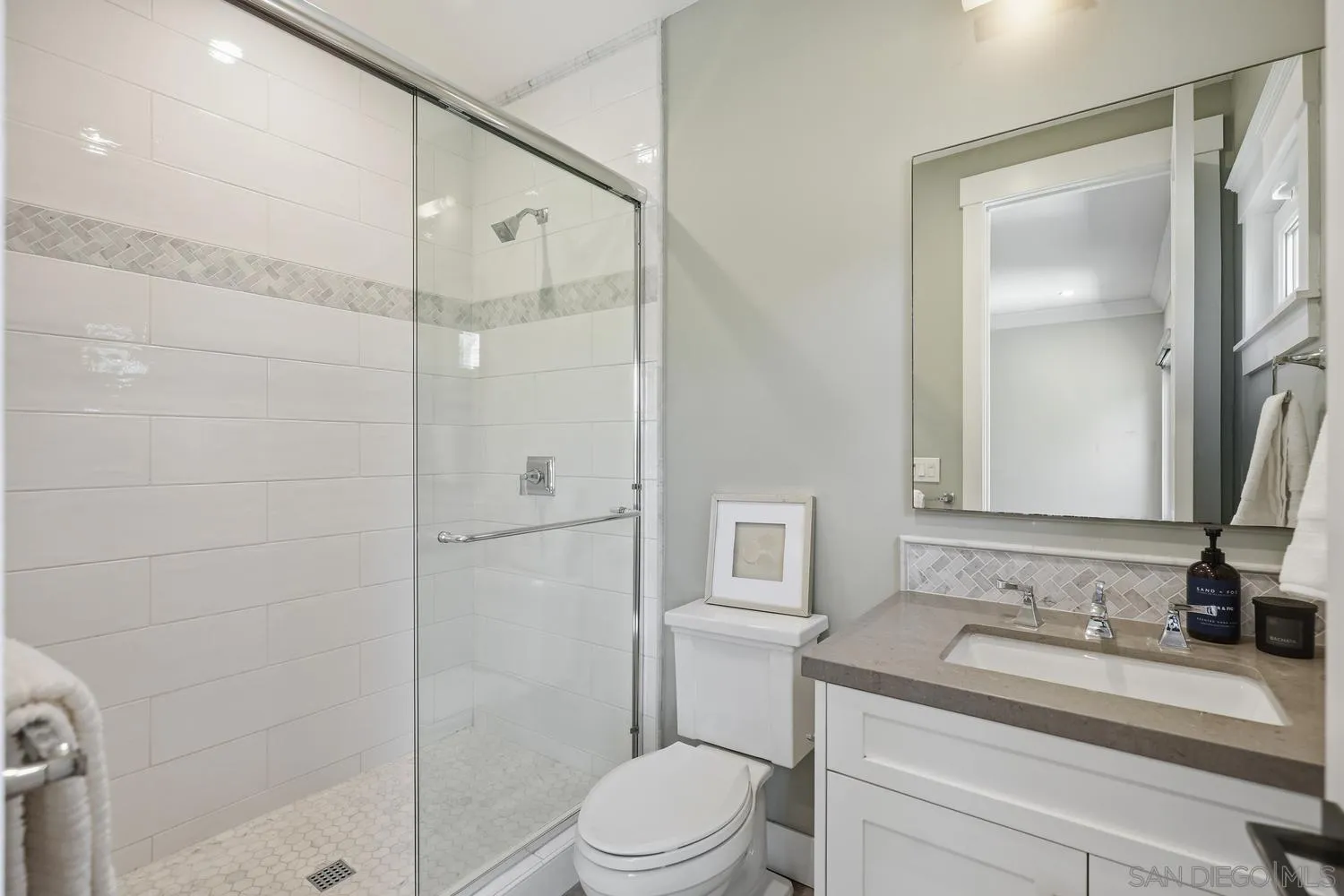 https://cdn.realtyfeed.com/cdn/127/260020272/8ceeb34335e741998171ff590a5394b8.webp