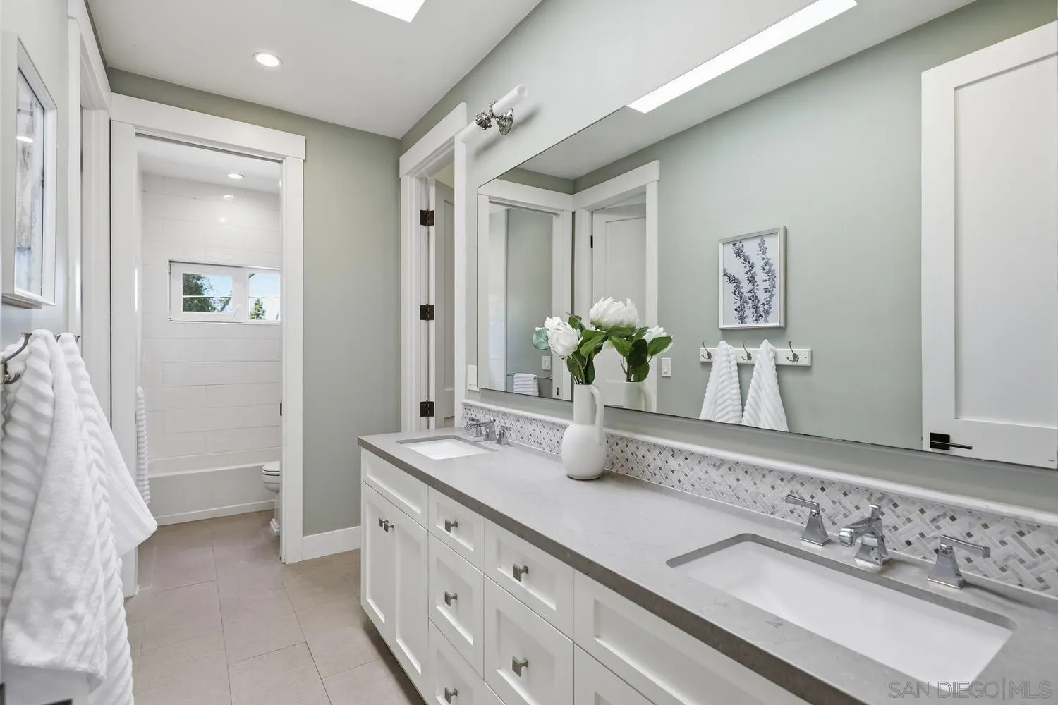 https://cdn.realtyfeed.com/cdn/127/260020272/cf3698fb76b21410b786d51e32b0fdf1.webp