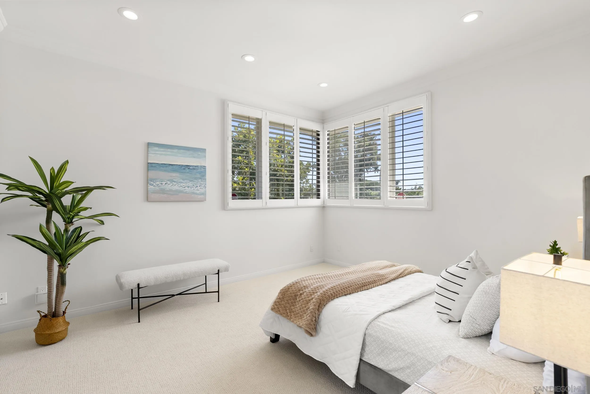 https://cdn.realtyfeed.com/cdn/127/260020278/964842e8fbe77edea32ce69ad11e9aa6.webp