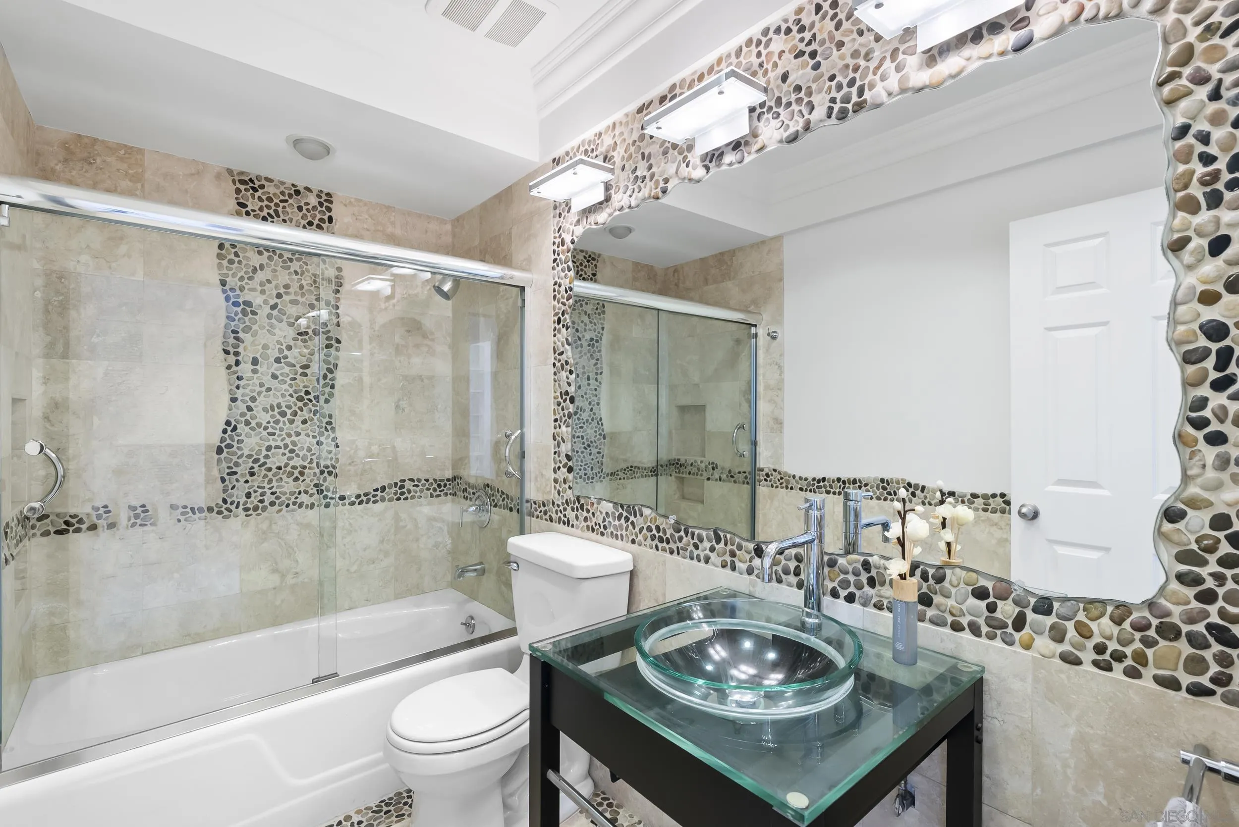 https://cdn.realtyfeed.com/cdn/127/260020278/e7ebda8d9c88950f1c9f82577b74ca63.webp