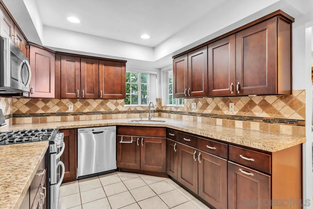 Photo #11: 260020279 Listing: Photo #11