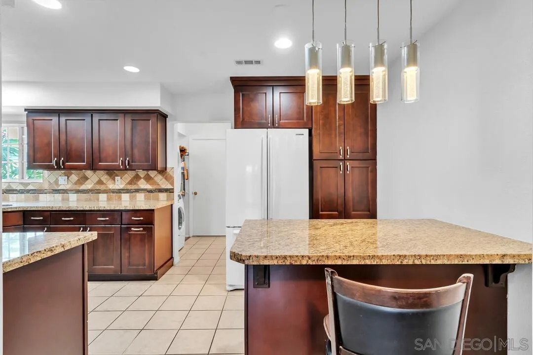 Photo #8: 260020279 Listing: Photo #8