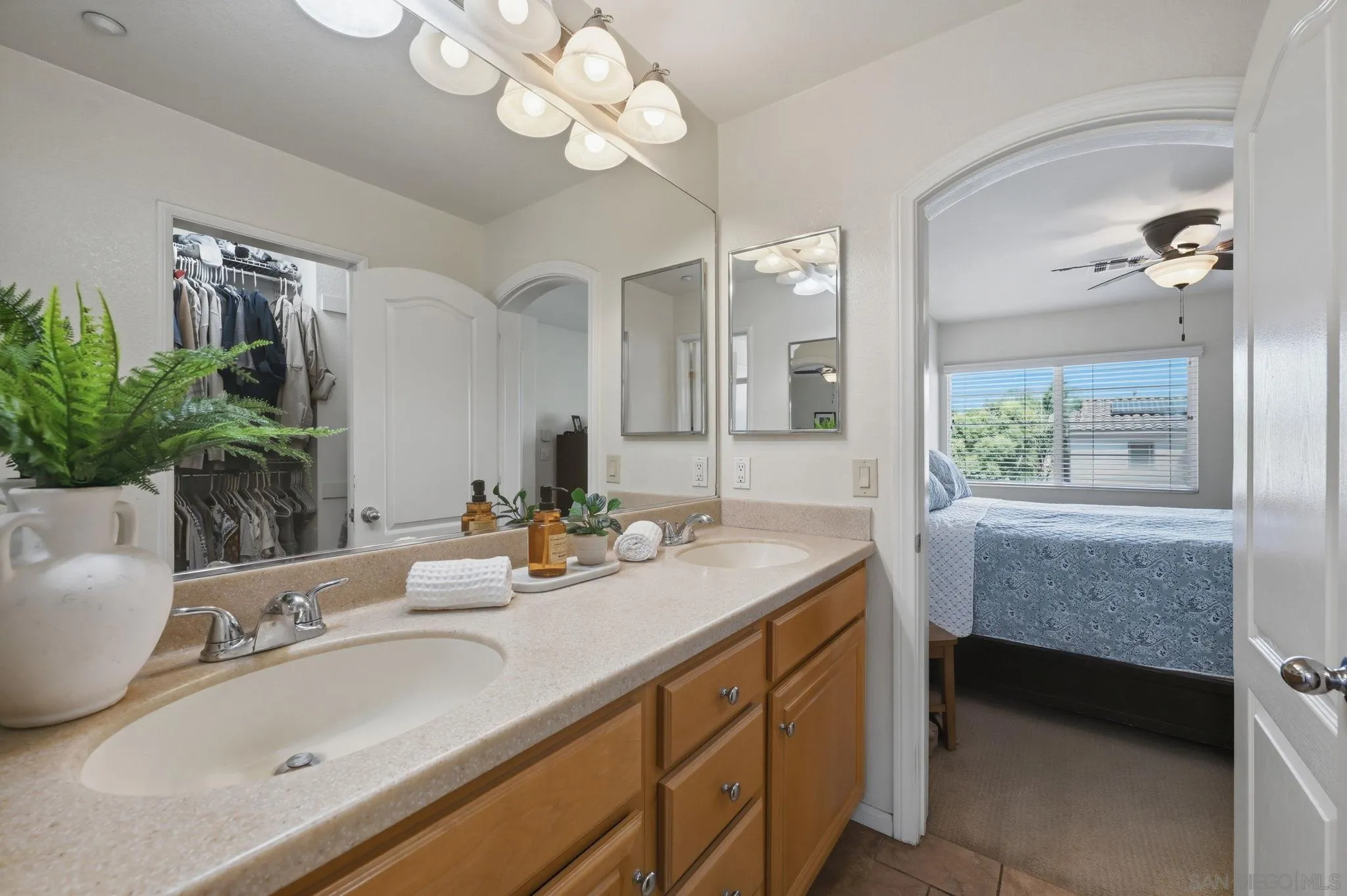 Photo #13: 260020282 Listing: Photo #13