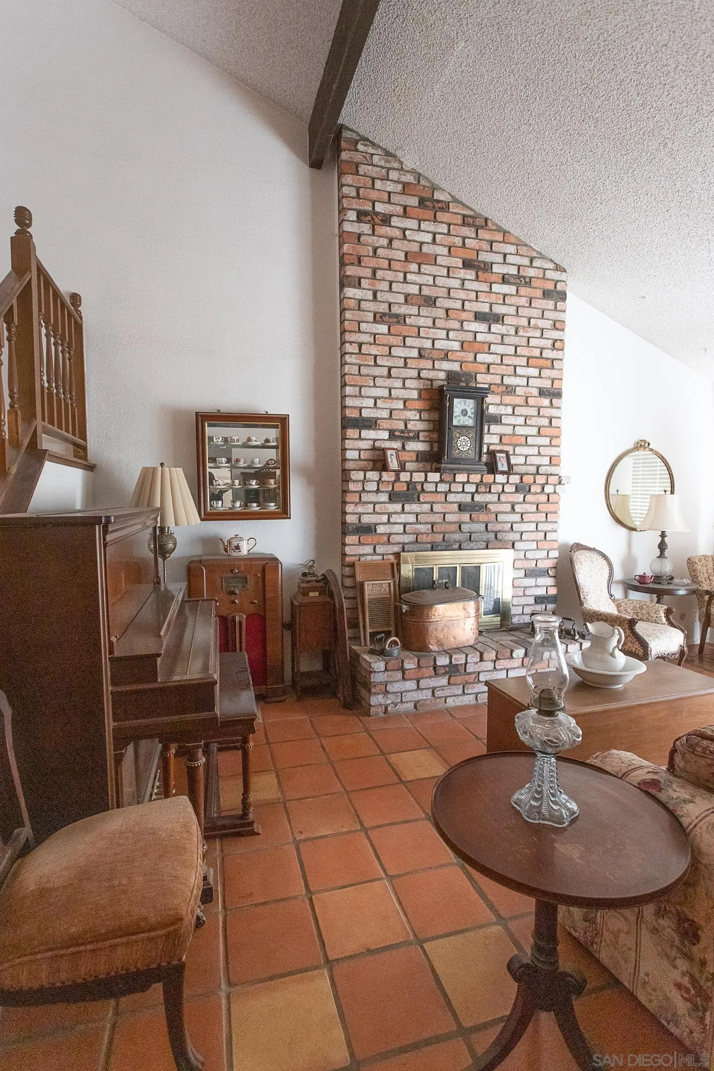 https://cdn.realtyfeed.com/cdn/127/260020285/022037ba8de02d9161a0d94489fb9792.webp