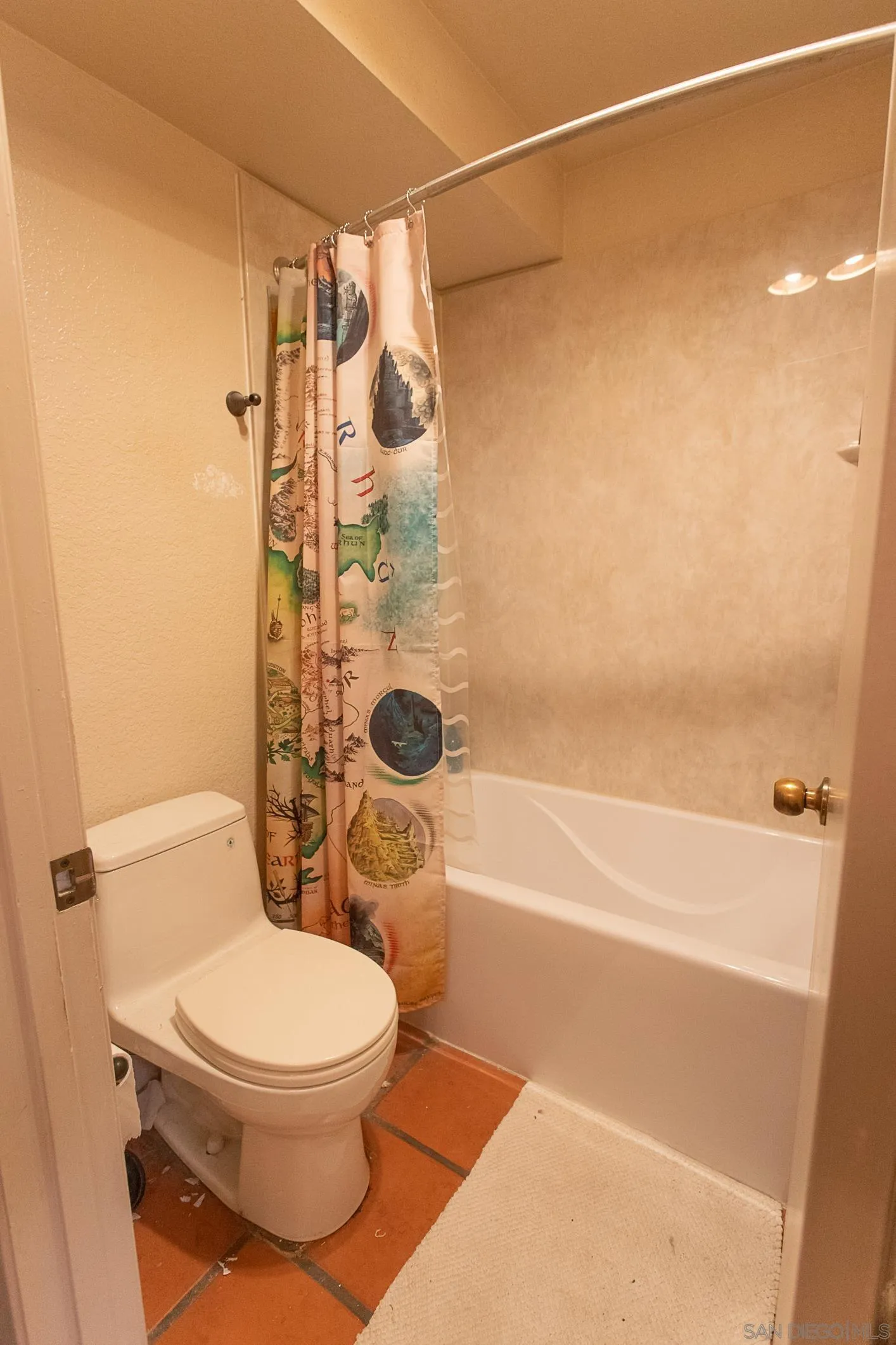 https://cdn.realtyfeed.com/cdn/127/260020285/03f8926c6431d179fa4b4cb9caeda0a2.webp