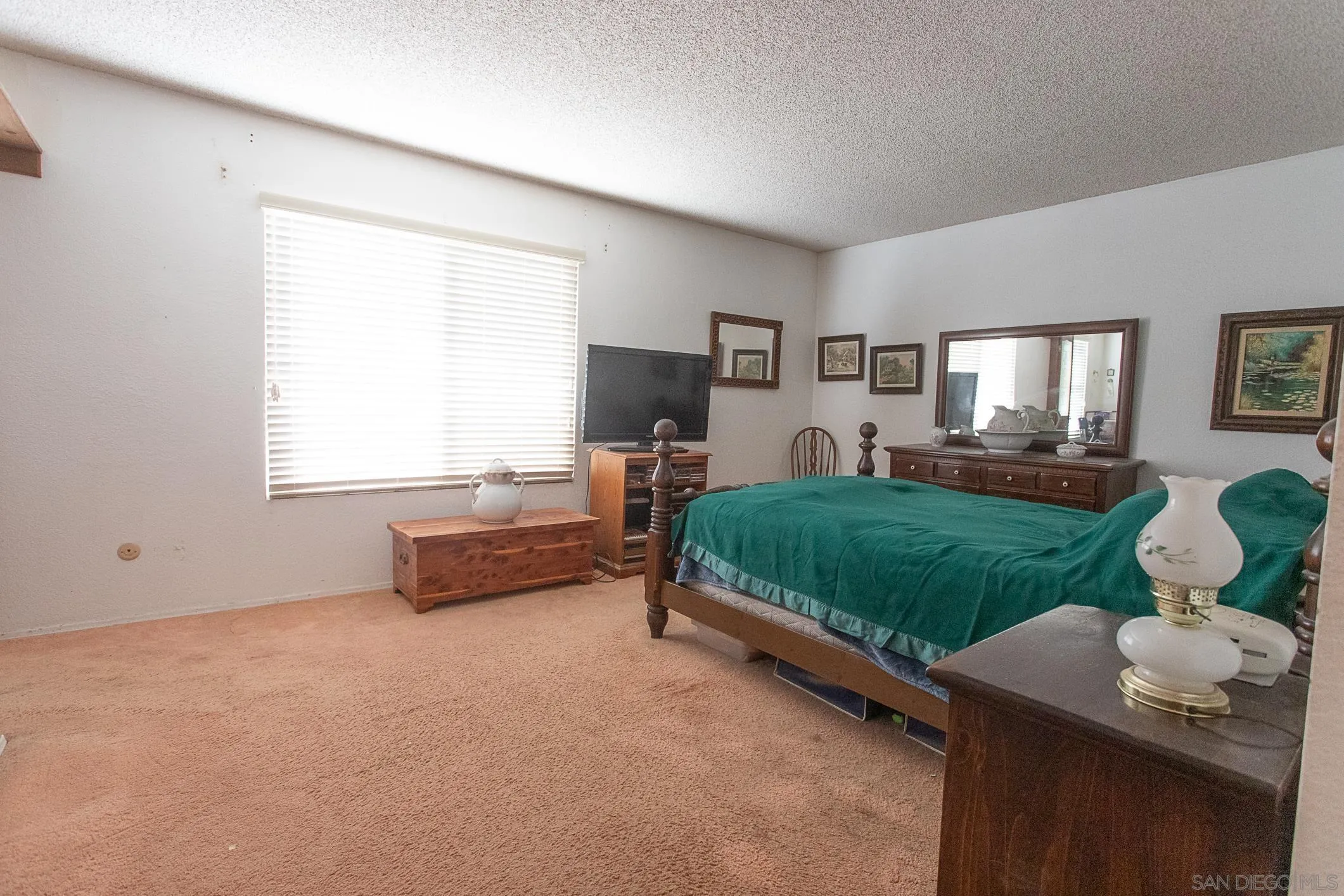 https://cdn.realtyfeed.com/cdn/127/260020285/46f16815a4ede85ba2d84b3afd9afba5.webp