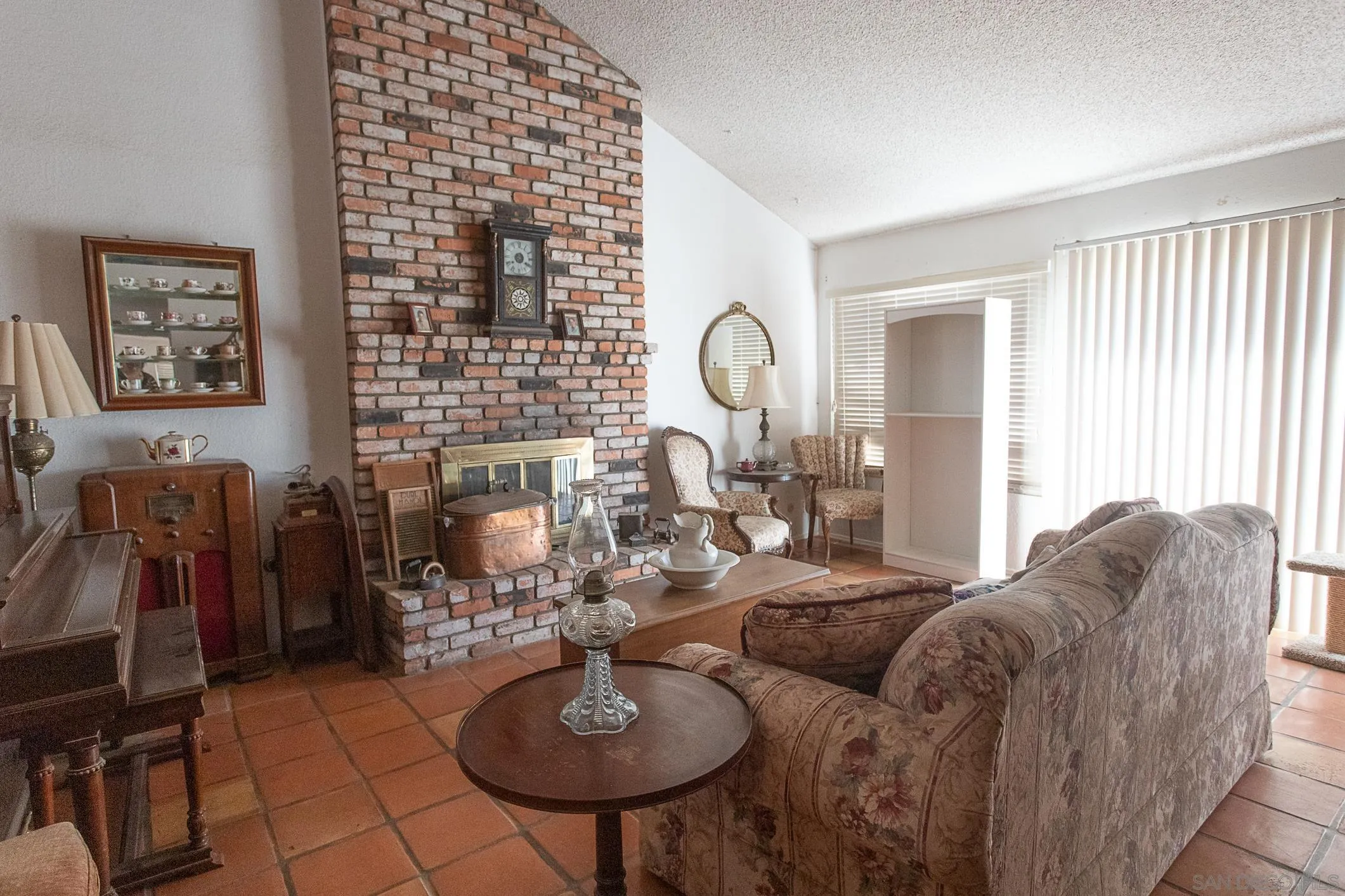 https://cdn.realtyfeed.com/cdn/127/260020285/5a452e662a6795a0bd24229fc6f3f6f4.webp