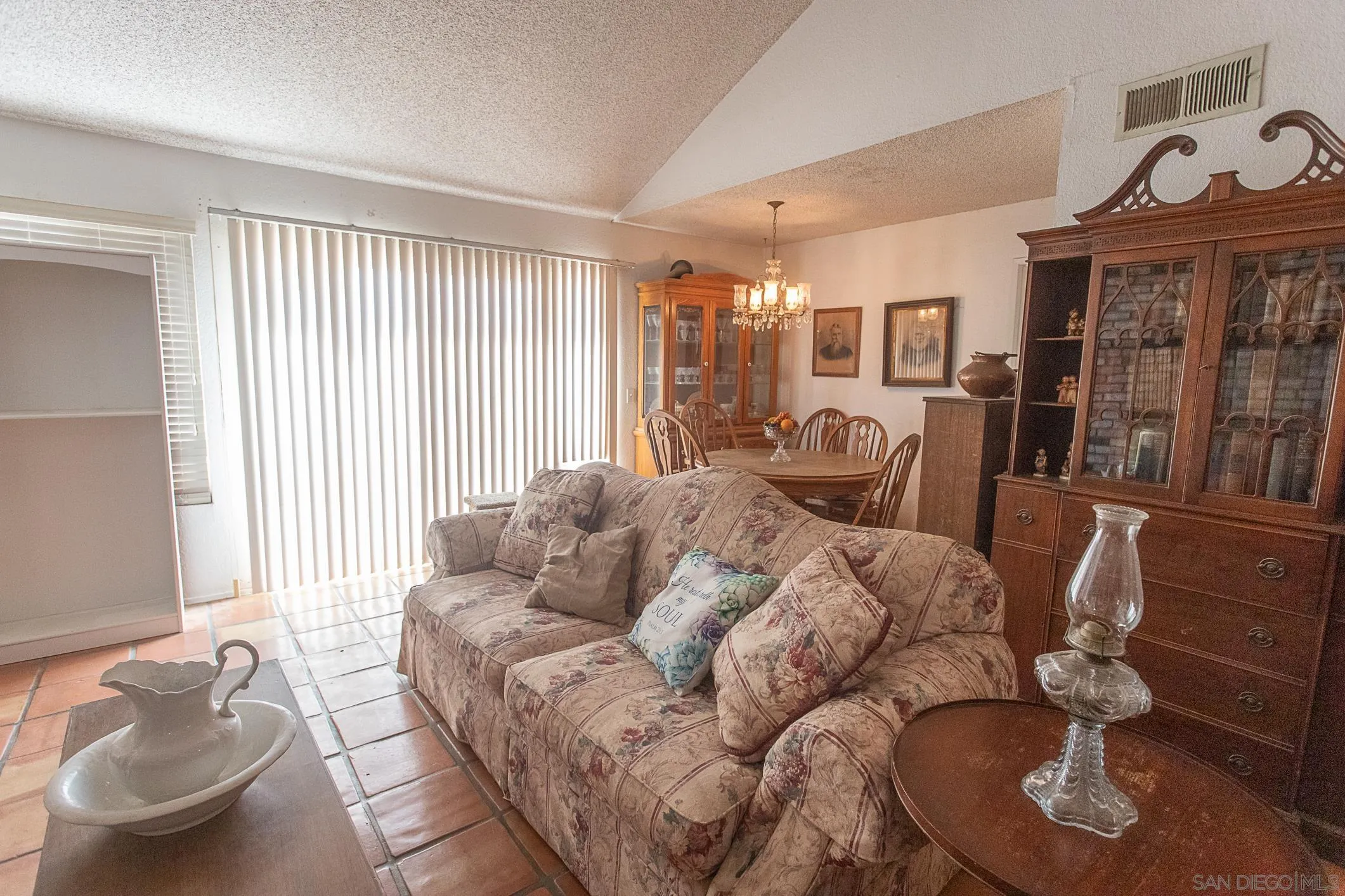 https://cdn.realtyfeed.com/cdn/127/260020285/62f14c0f9e18daac216e0c53eb903408.webp