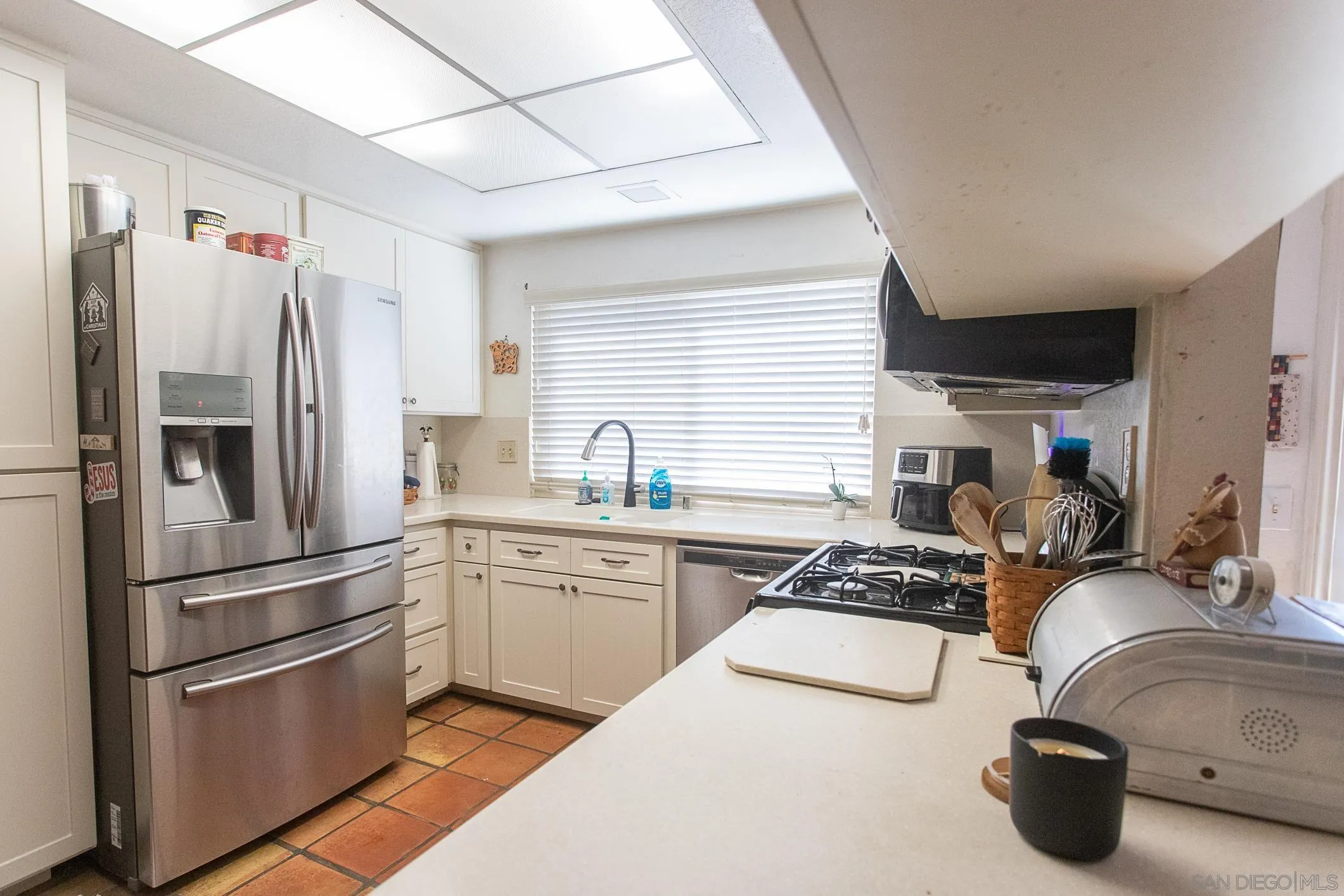 https://cdn.realtyfeed.com/cdn/127/260020285/a7d9c6fef96e2bac789a1f817f06f6fe.webp