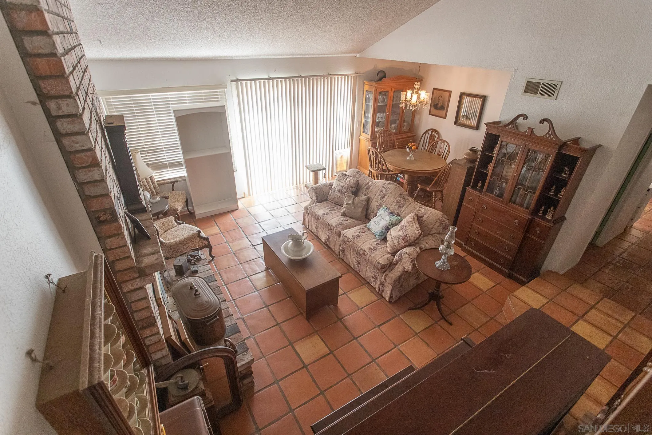 https://cdn.realtyfeed.com/cdn/127/260020285/b2df3e985349dfb21b0f5acb6e94b6b4.webp