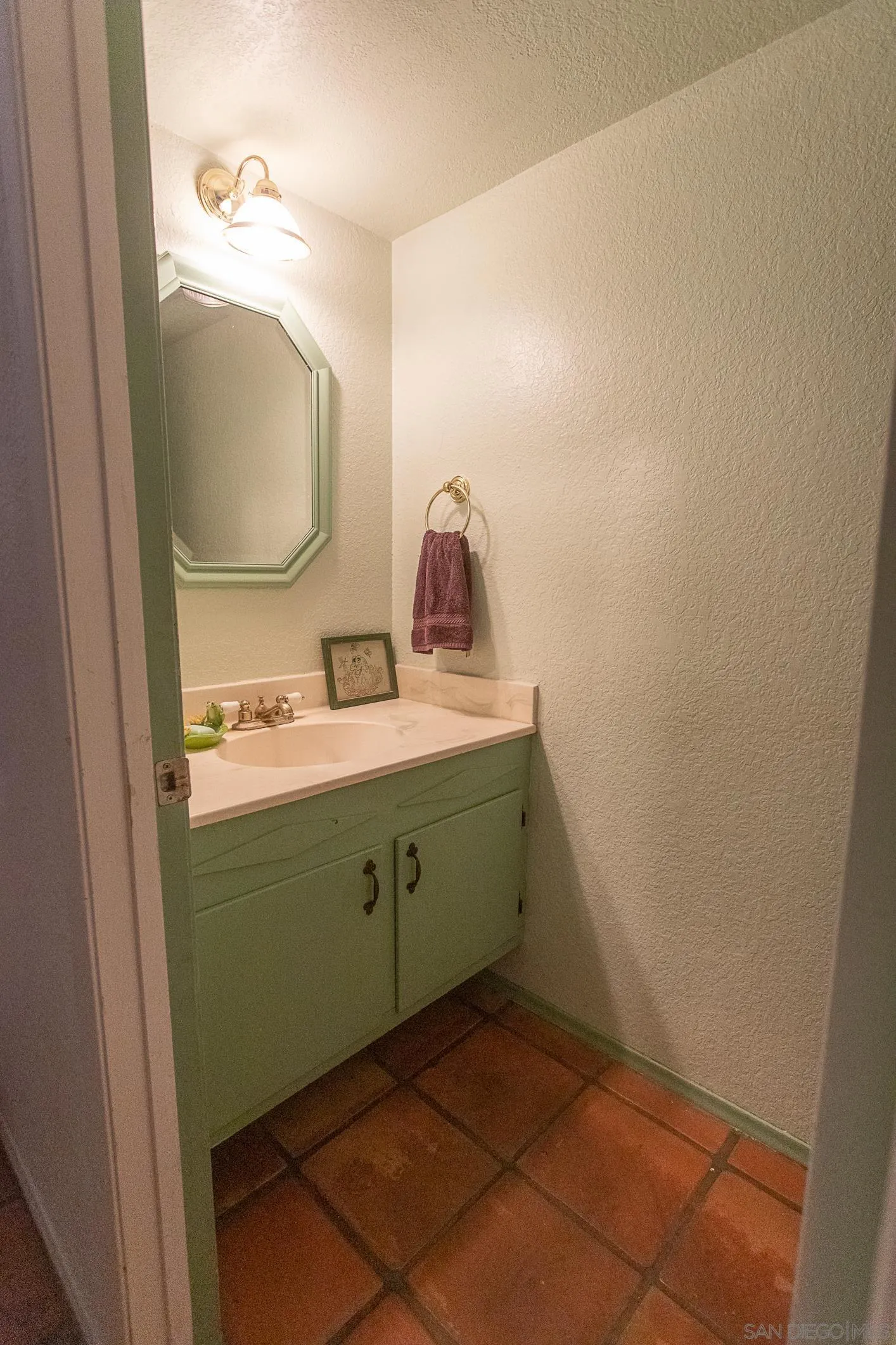 https://cdn.realtyfeed.com/cdn/127/260020285/ee3a983d9811f91843f43ac4d9a0a379.webp