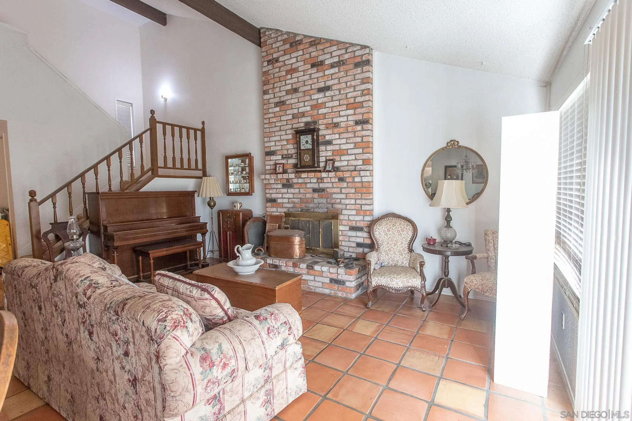 https://cdn.realtyfeed.com/cdn/127/260020285/fa229b501aae1b3d1c2ed680b1686936.webp