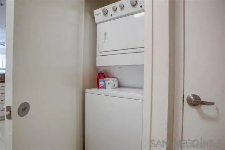 1150 J St #418, San Diego, CA 92101, photo 40