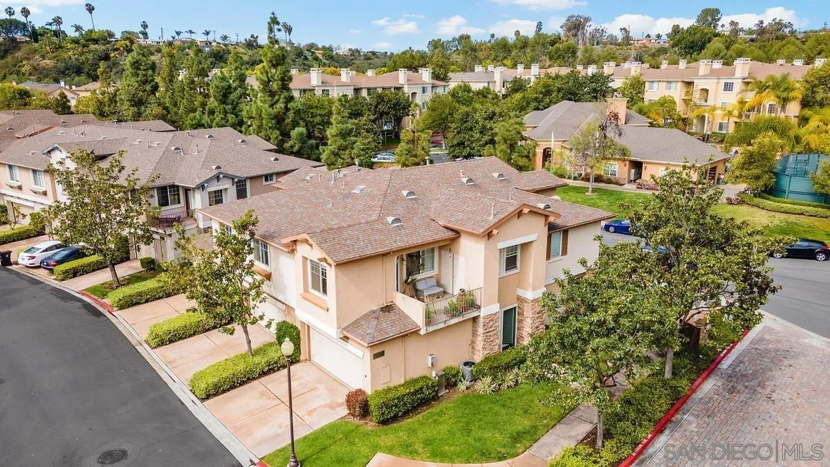 9607 W Canyon Ter Unit 1, San Diego, CA 92123 - Photo 4 of 34, San Diego, CA