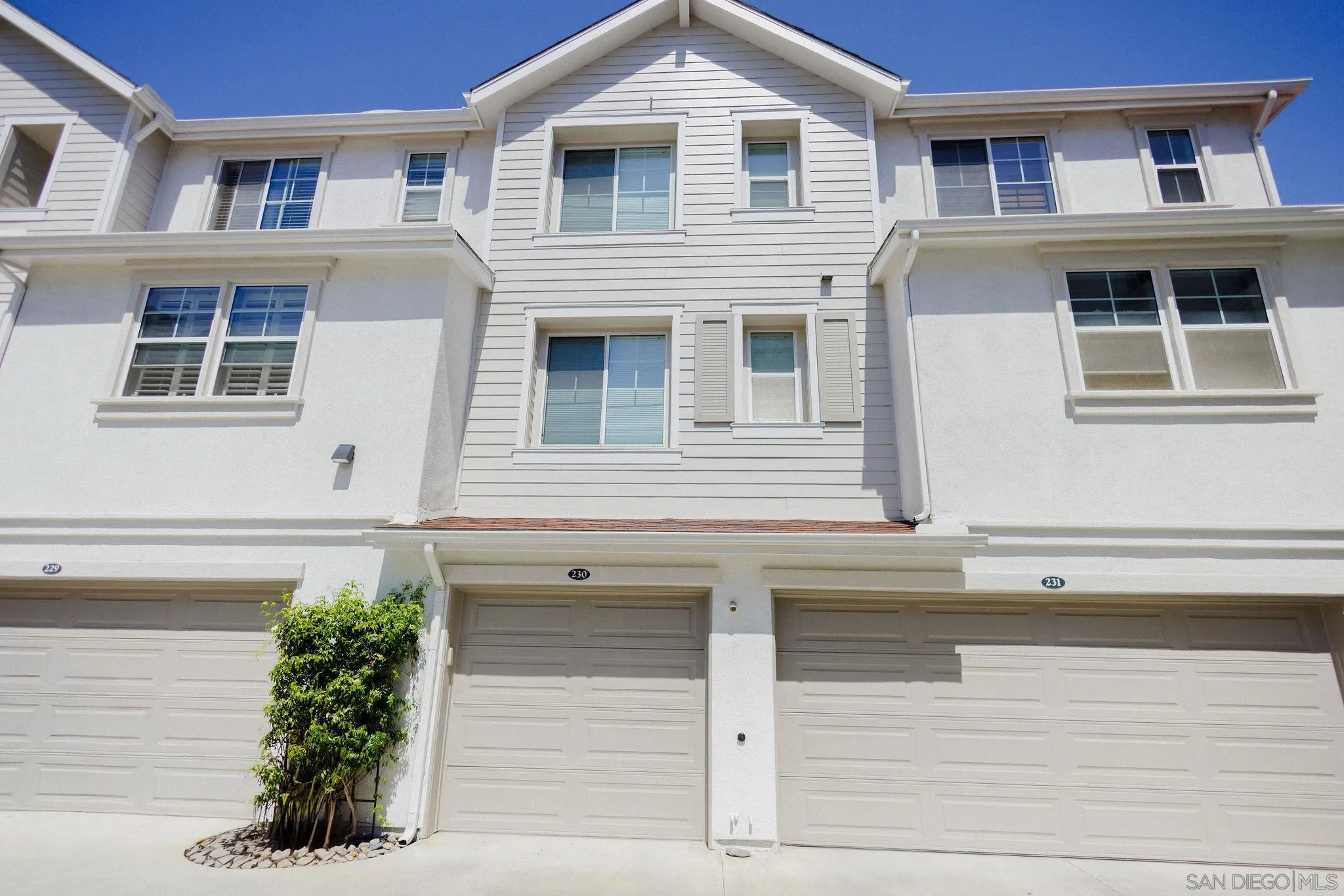 Photo #1: 260020291 Listing: Photo #1