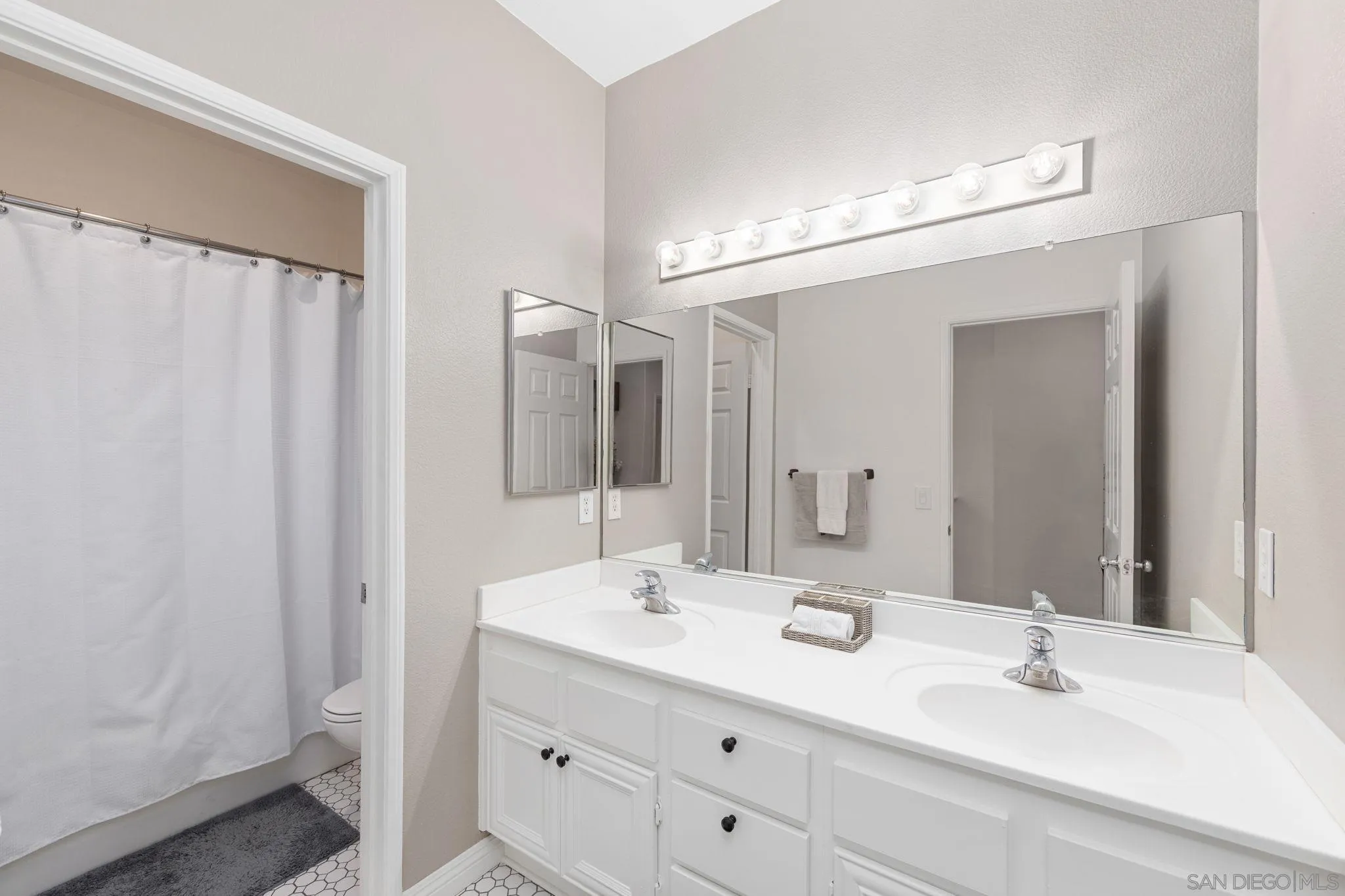 Photo #27: 260020294 Listing: Photo #27