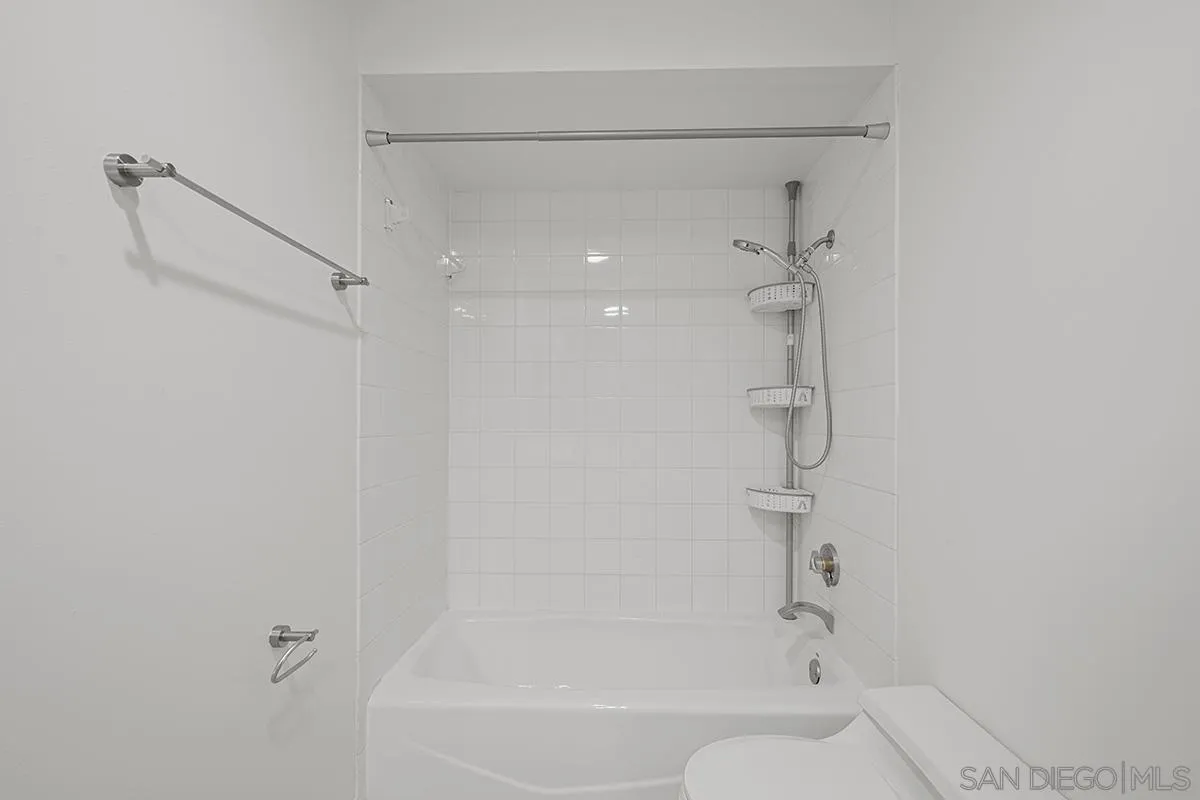 https://cdn.realtyfeed.com/cdn/127/260020295/3ceebcd5e4a44f7a45e36422ac86b0de.webp