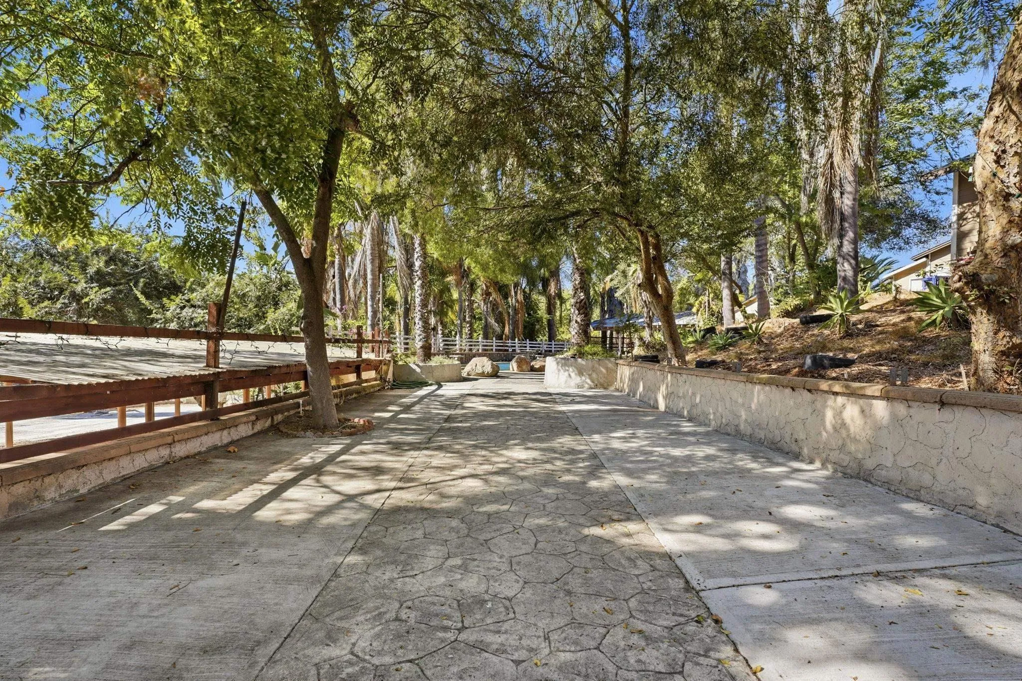 https://cdn.realtyfeed.com/cdn/127/260020299/165302443042c524767867cab98359dc.webp