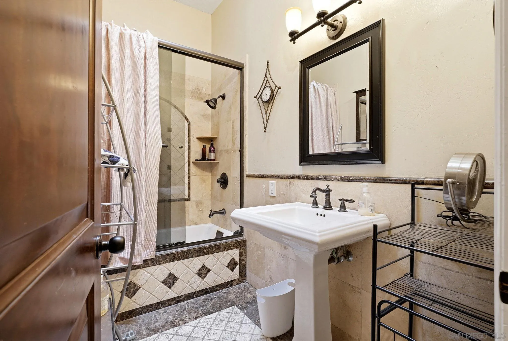 https://cdn.realtyfeed.com/cdn/127/260020299/374f1c8f0744e64947aa2394867765c3.webp
