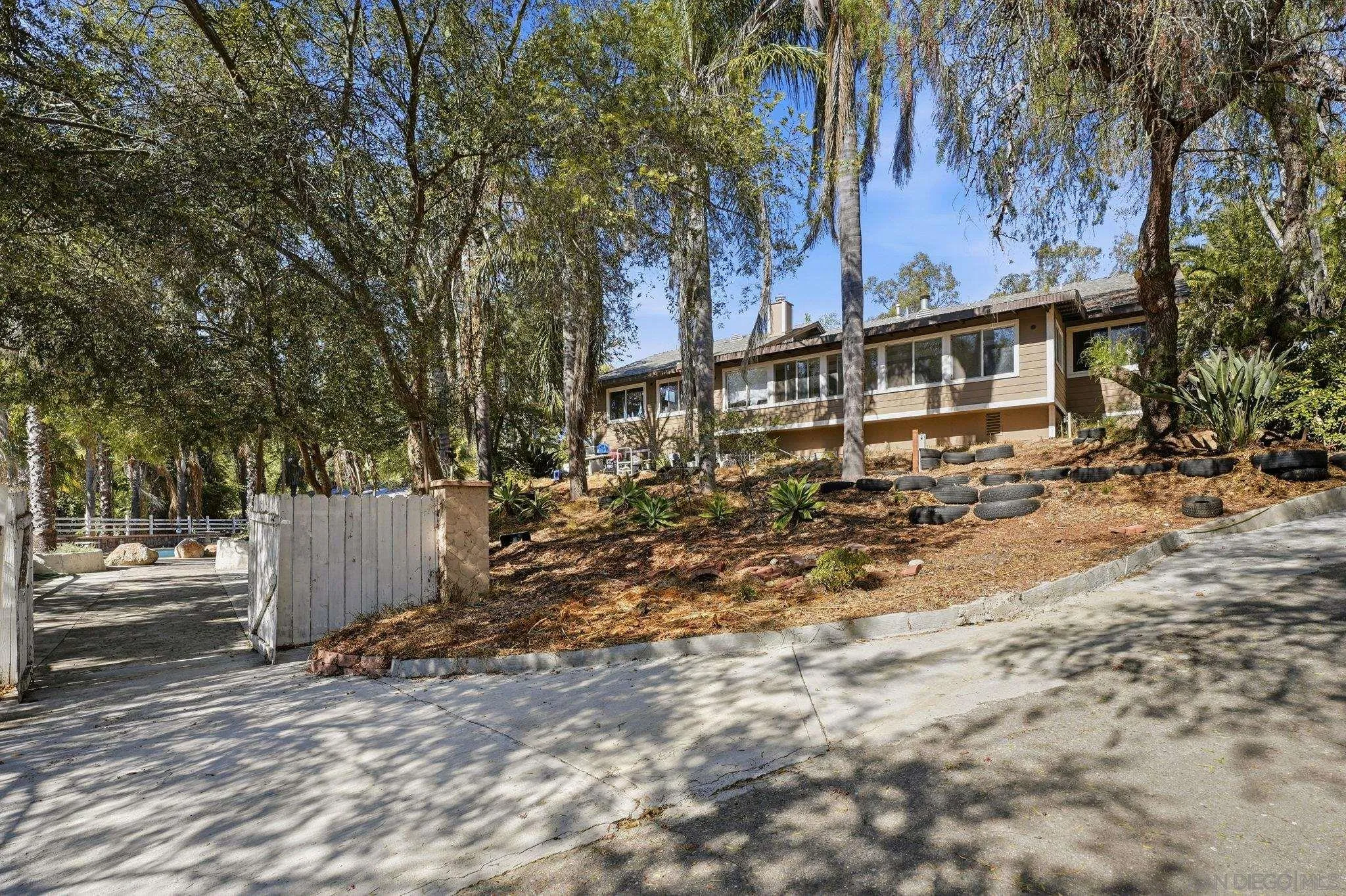 https://cdn.realtyfeed.com/cdn/127/260020299/b86a07ce7bb4933ac72fa7f8757530ab.webp