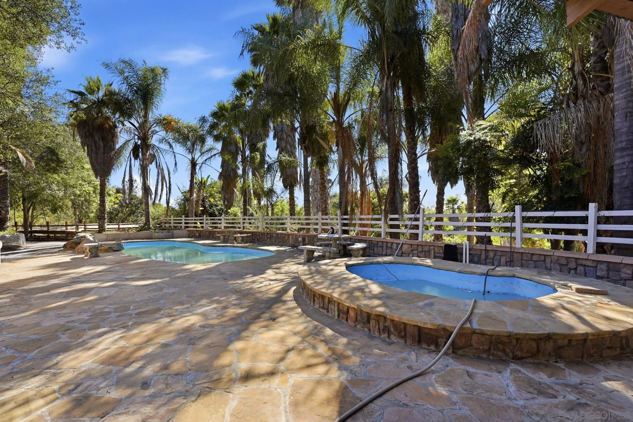 https://cdn.realtyfeed.com/cdn/127/260020299/d7946c40184fdc5b5a159dbdef24c125.webp