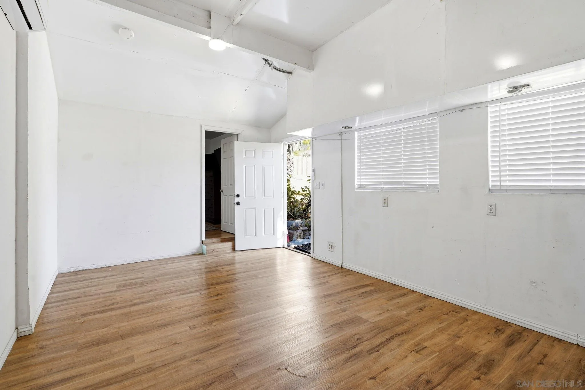 https://cdn.realtyfeed.com/cdn/127/260020299/dc674973a92385ab01ecb190dd09051f.webp