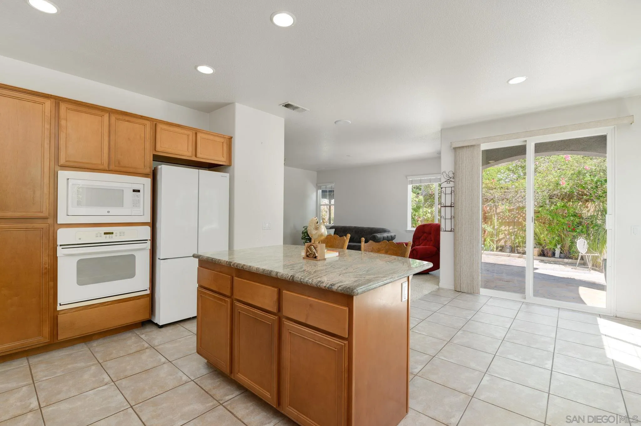 https://cdn.realtyfeed.com/cdn/127/260020300/13e306e9dd0e9026d11205f2ce5abda0.webp