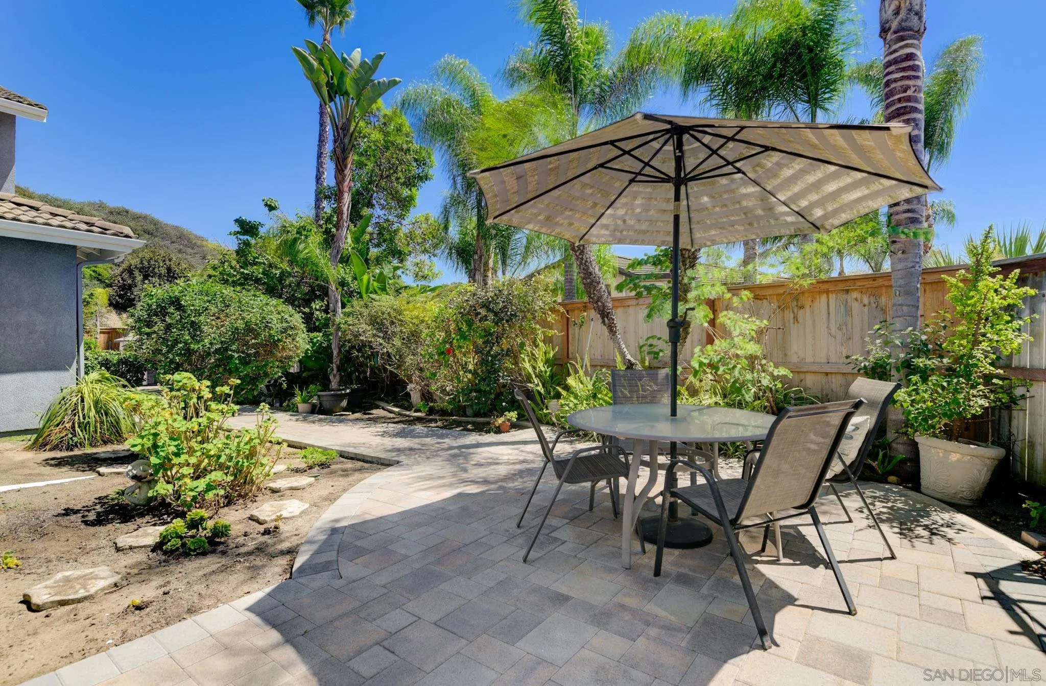 https://cdn.realtyfeed.com/cdn/127/260020300/3b904a0a62defad2dc624d5ced218d71.webp
