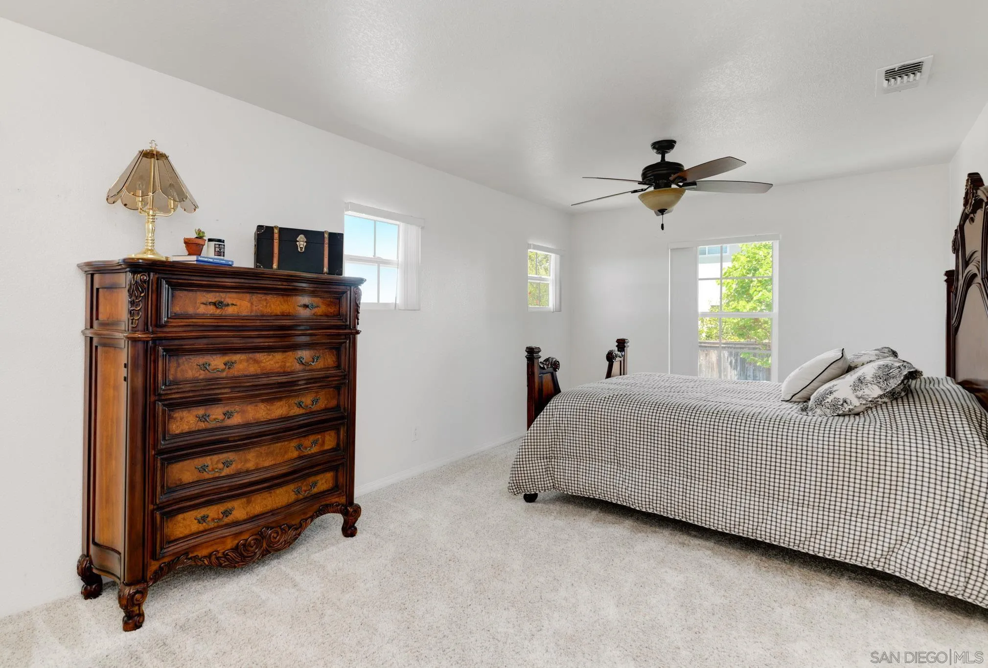 https://cdn.realtyfeed.com/cdn/127/260020300/81d506daffe51d79d514c3ce521e4b30.webp