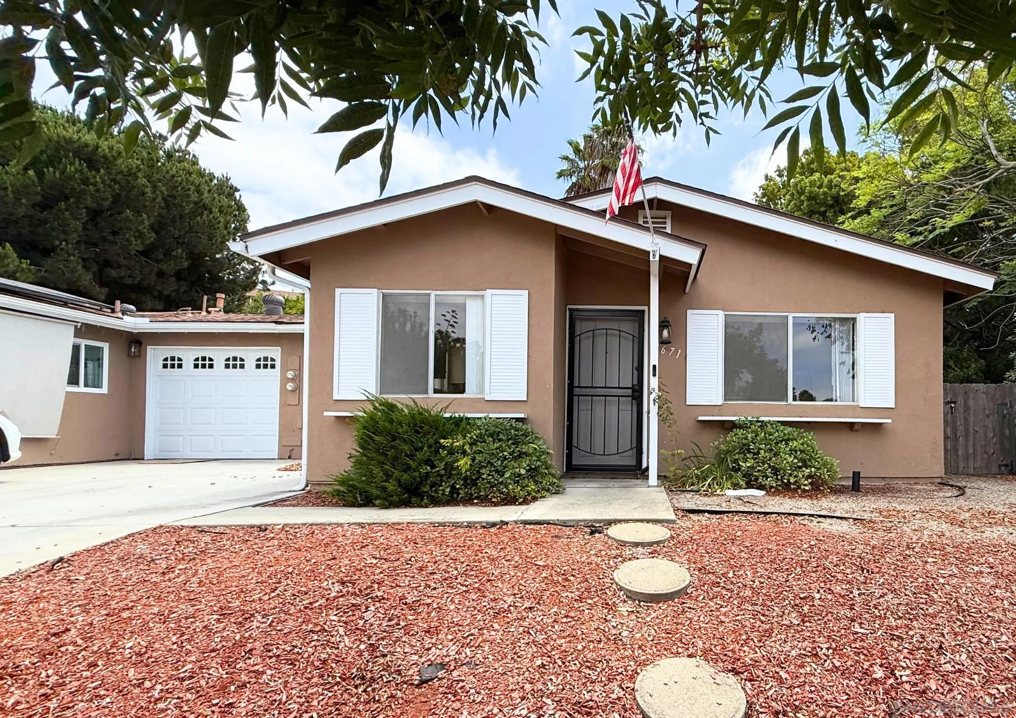 3671 Campus Dr, Oceanside, CA 92056 - Main photo, Oceanside, CA